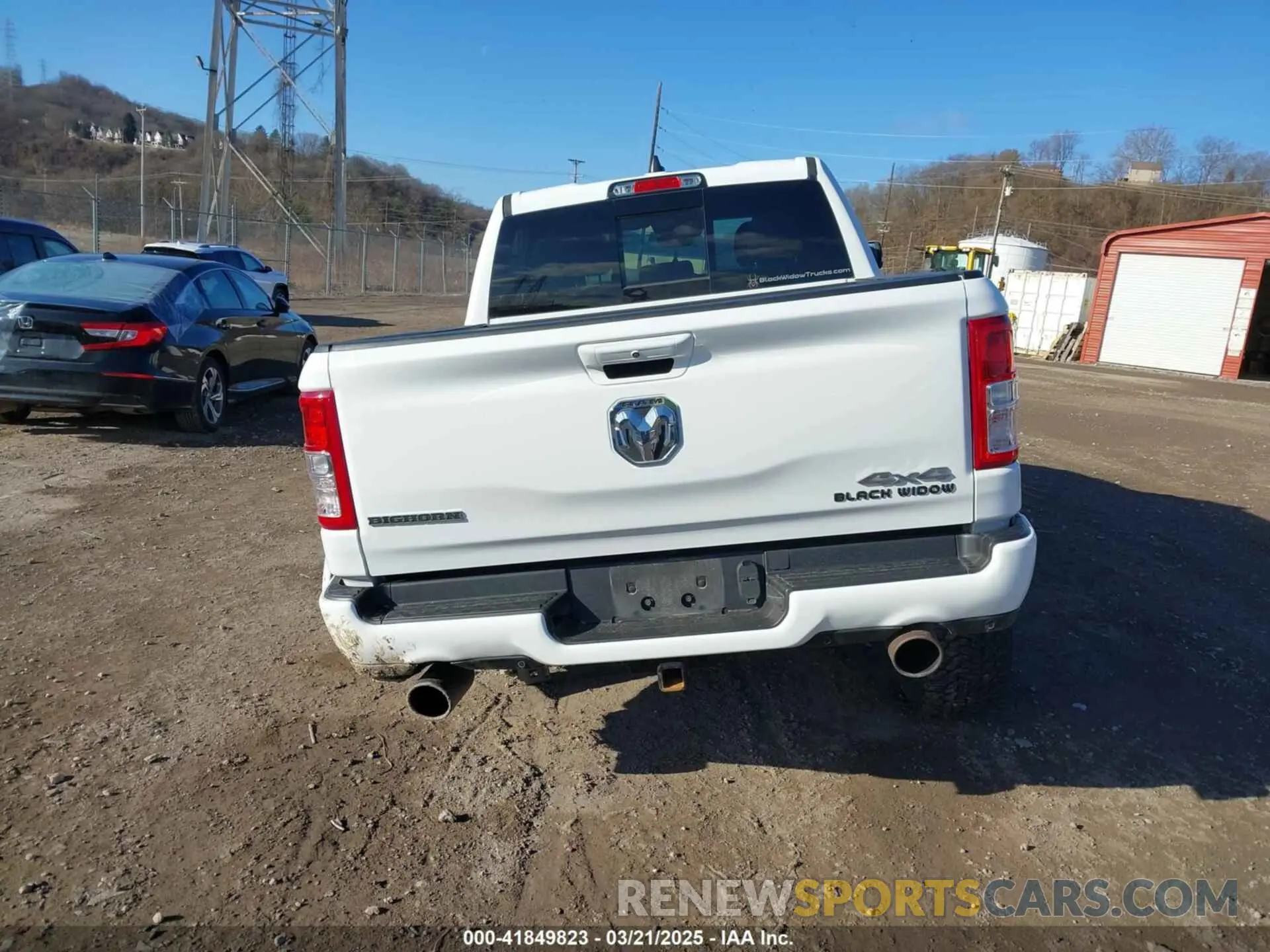 17 Photograph of a damaged car 1C6SRFFT4NN428657 RAM 1500 2022