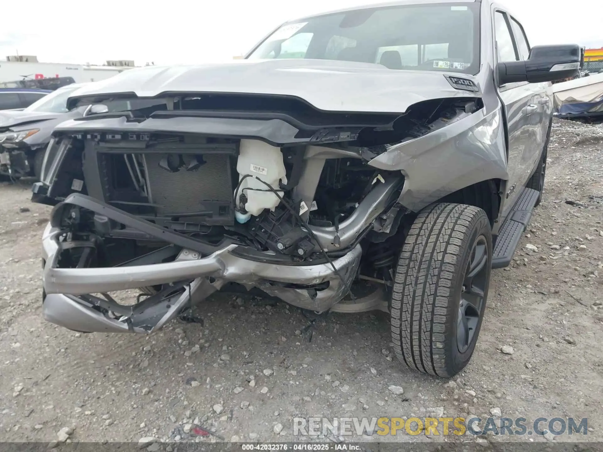 6 Photograph of a damaged car 1C6SRFFT5NN280759 RAM 1500 2022