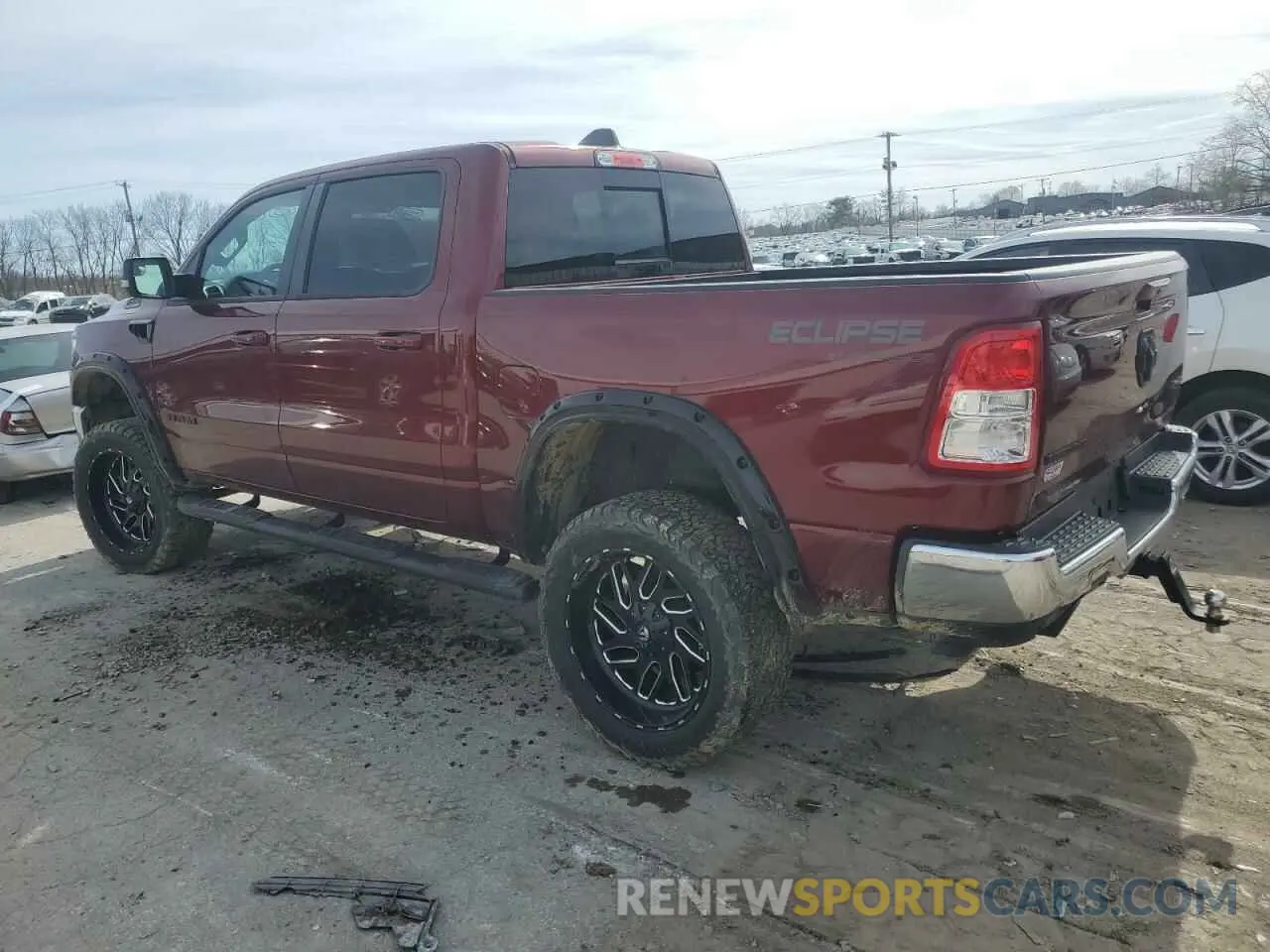 2 Photograph of a damaged car 1C6SRFFT5NN284651 RAM 1500 2022