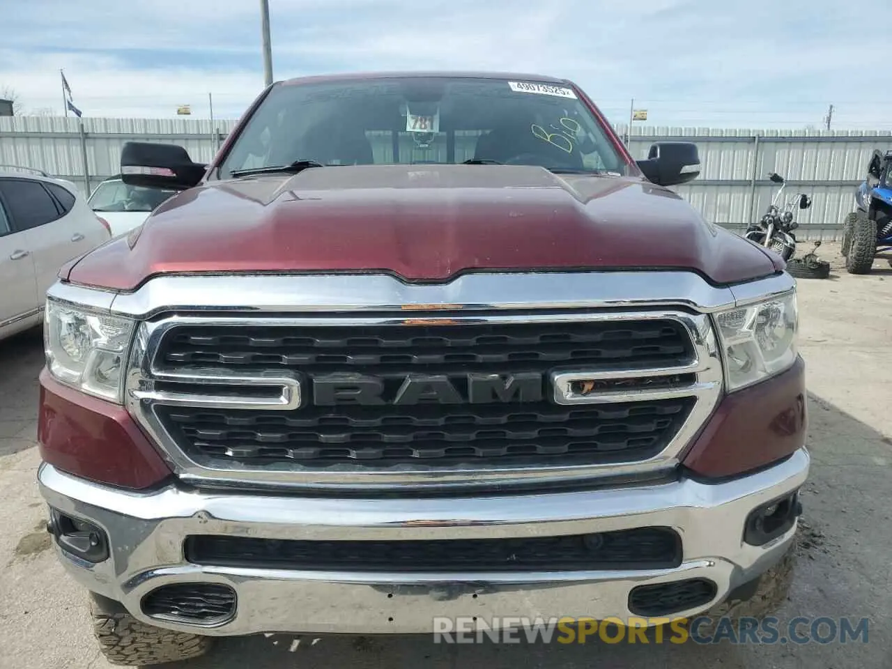 5 Photograph of a damaged car 1C6SRFFT5NN284651 RAM 1500 2022