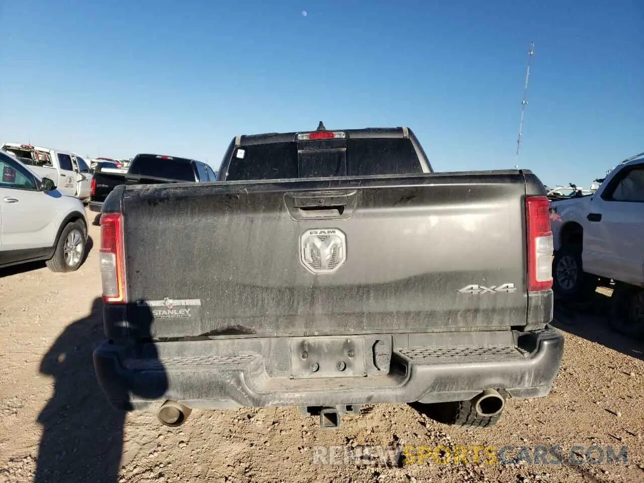 6 Photograph of a damaged car 1C6SRFFT5NN478001 RAM 1500 2022