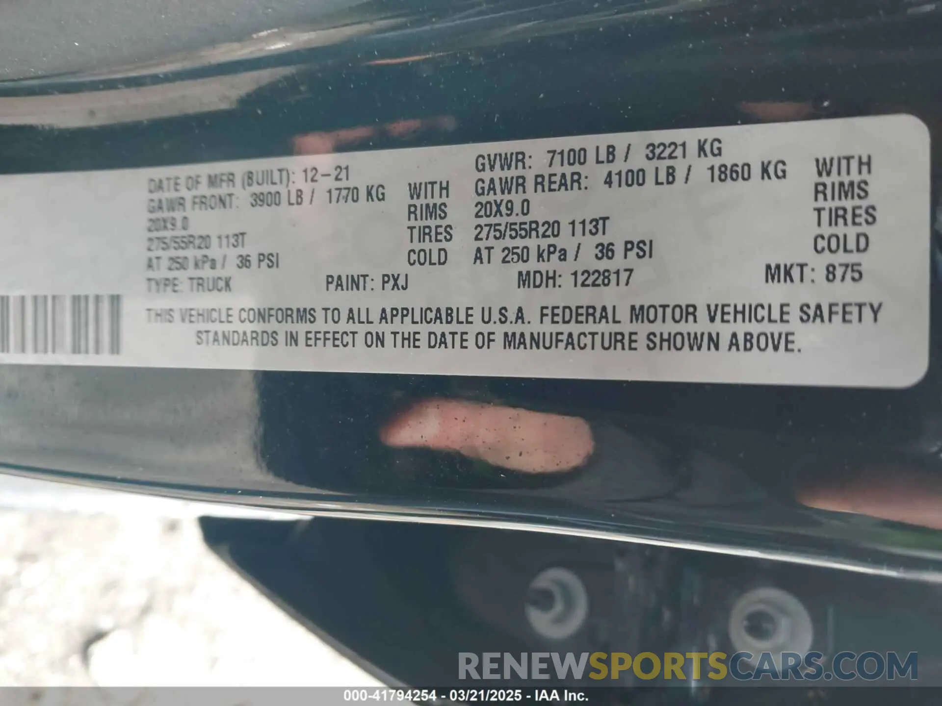 9 Photograph of a damaged car 1C6SRFFT6NN238679 RAM 1500 2022
