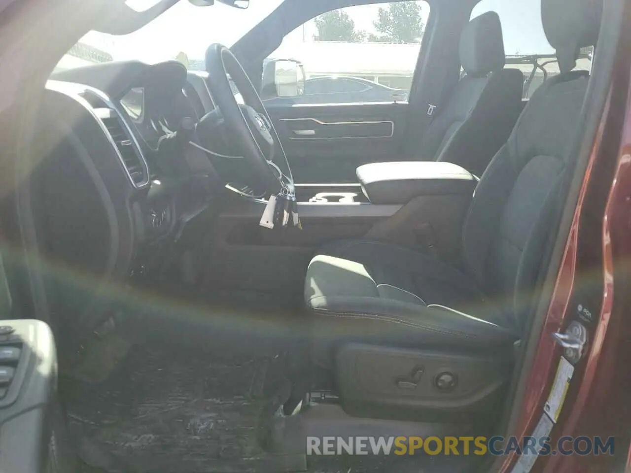7 Photograph of a damaged car 1C6SRFFT6NN381504 RAM 1500 2022