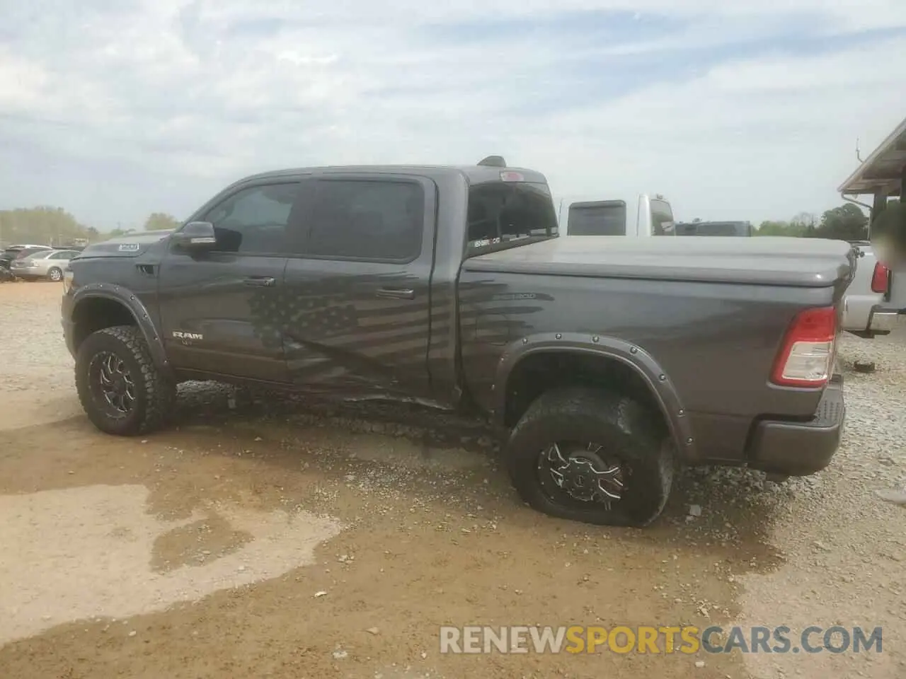 2 Photograph of a damaged car 1C6SRFFT6NN405557 RAM 1500 2022