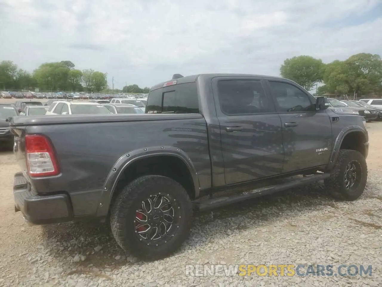 3 Photograph of a damaged car 1C6SRFFT6NN405557 RAM 1500 2022