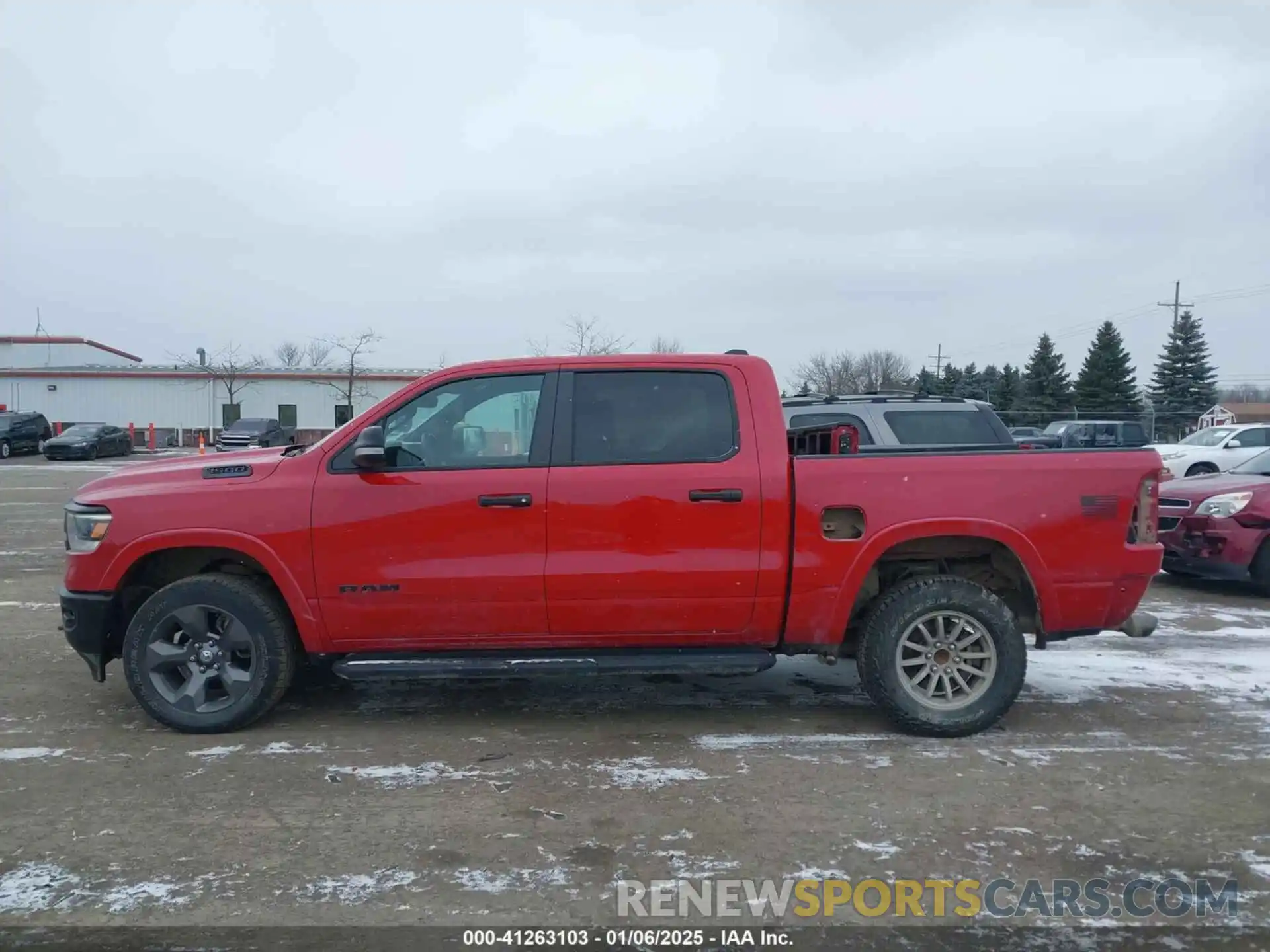 14 Photograph of a damaged car 1C6SRFFT7NN243177 RAM 1500 2022