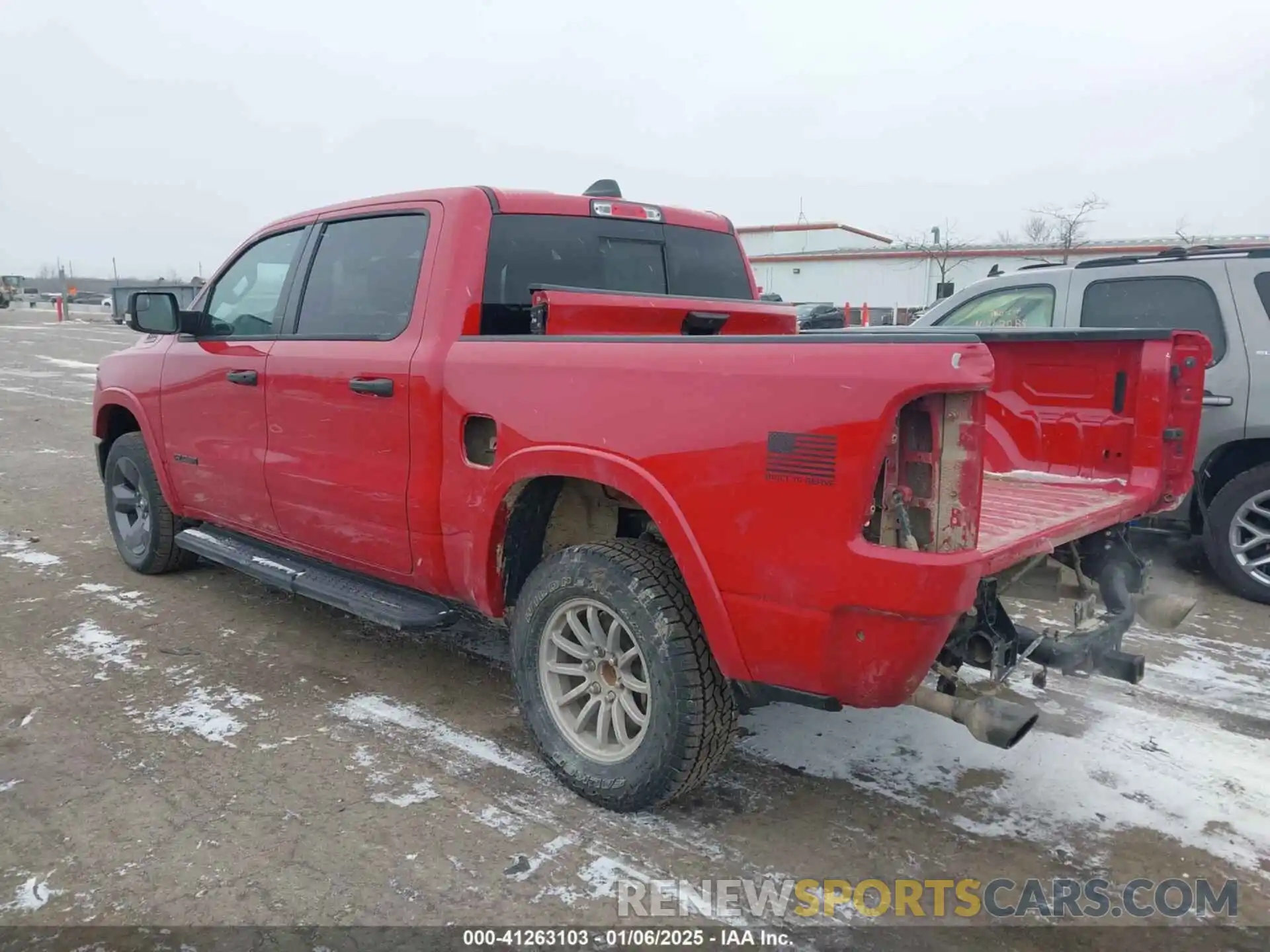 3 Photograph of a damaged car 1C6SRFFT7NN243177 RAM 1500 2022