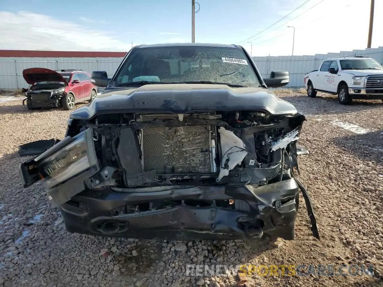 5 Photograph of a damaged car 1C6SRFFT7NN246676 RAM 1500 2022