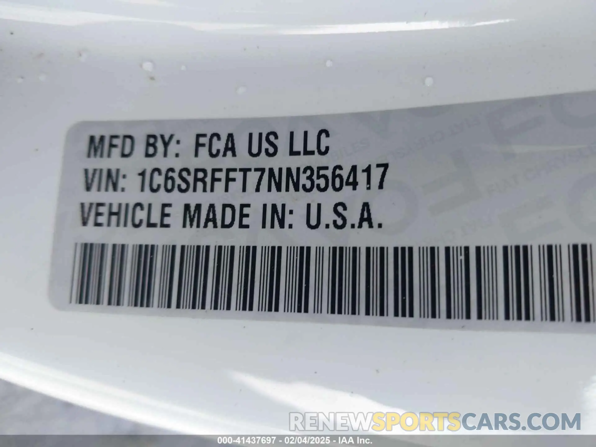9 Photograph of a damaged car 1C6SRFFT7NN356417 RAM 1500 2022