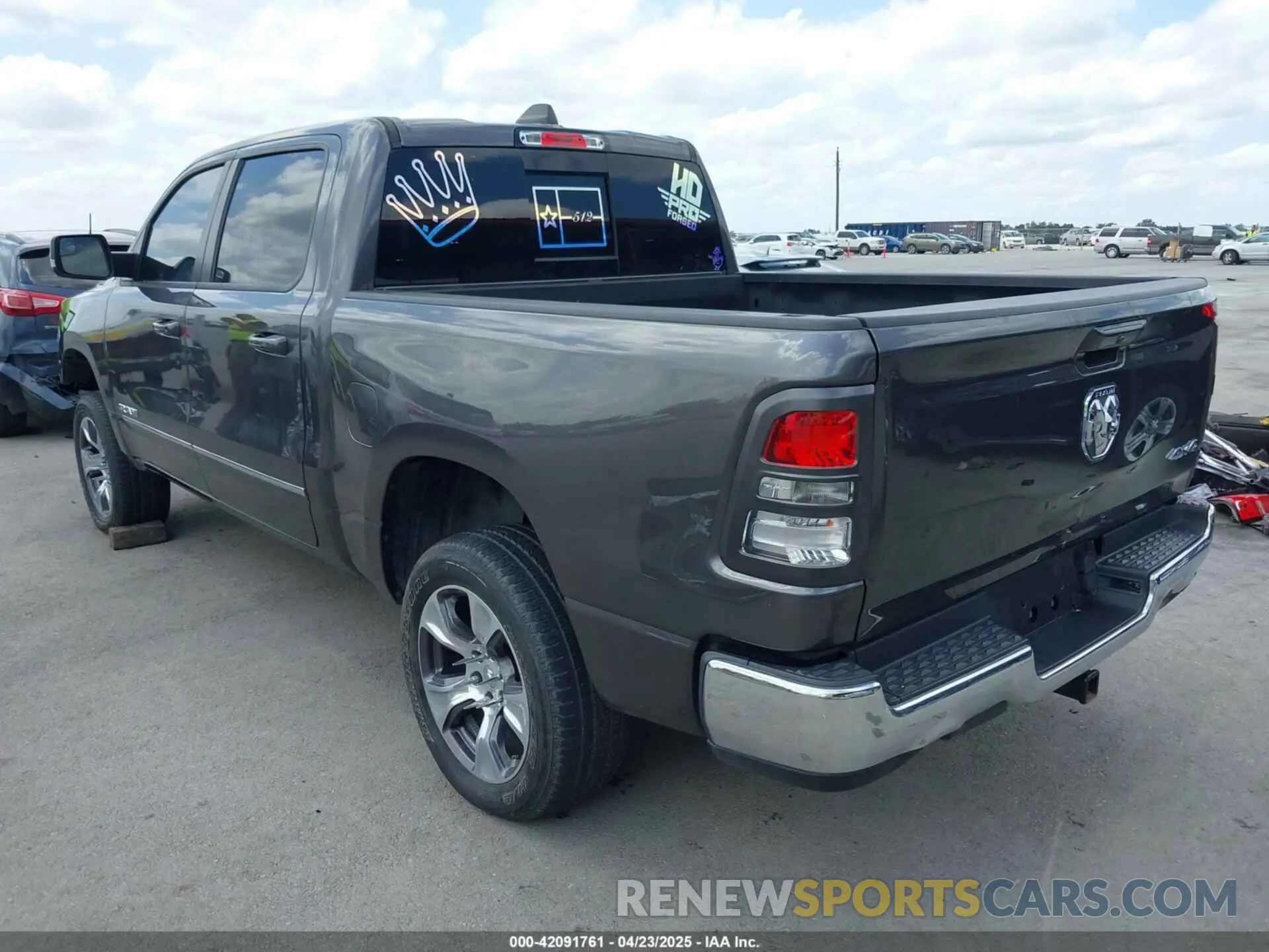 3 Photograph of a damaged car 1C6SRFFT8NN137742 RAM 1500 2022