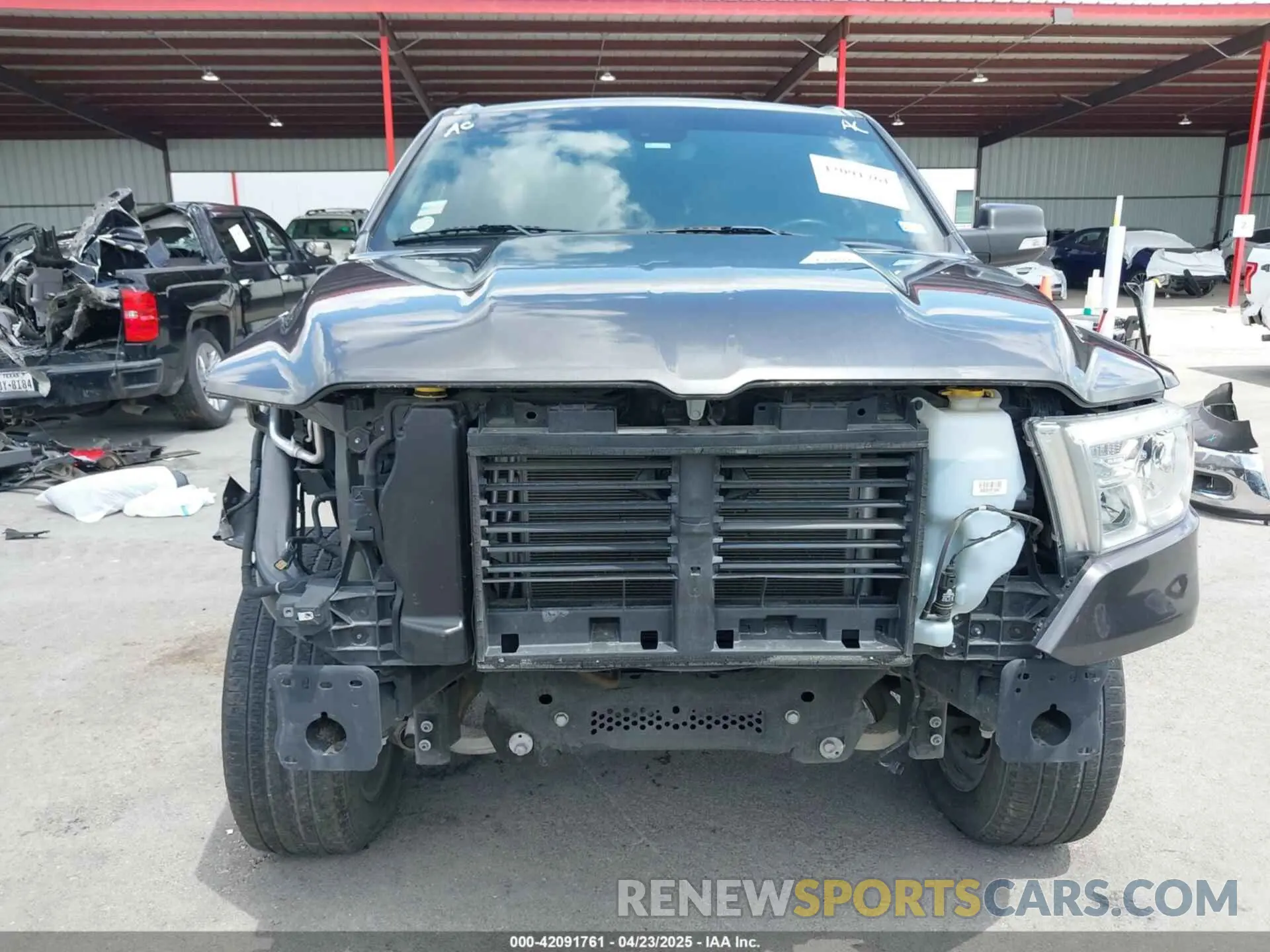 6 Photograph of a damaged car 1C6SRFFT8NN137742 RAM 1500 2022