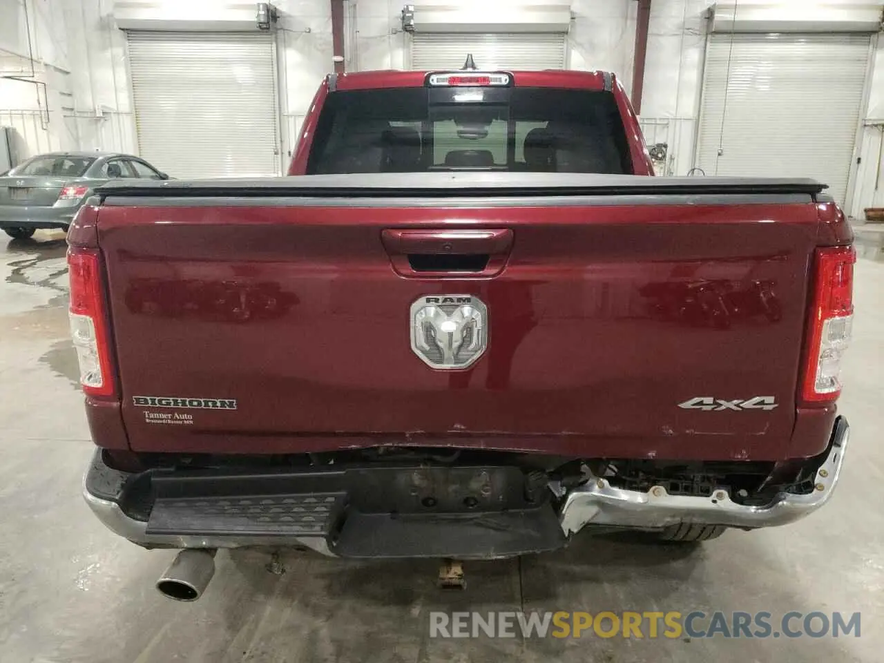 6 Photograph of a damaged car 1C6SRFFT9NN367760 RAM 1500 2022