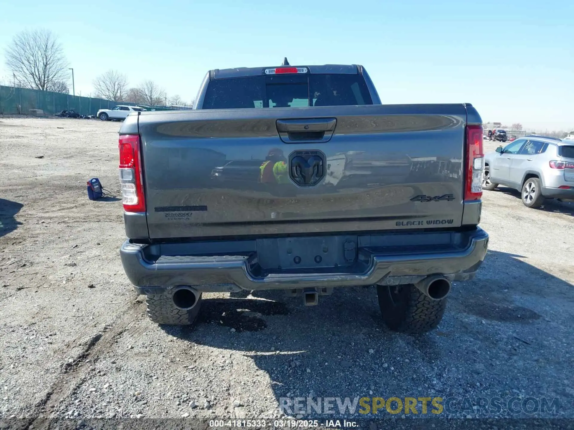 16 Photograph of a damaged car 1C6SRFFTXNN236241 RAM 1500 2022