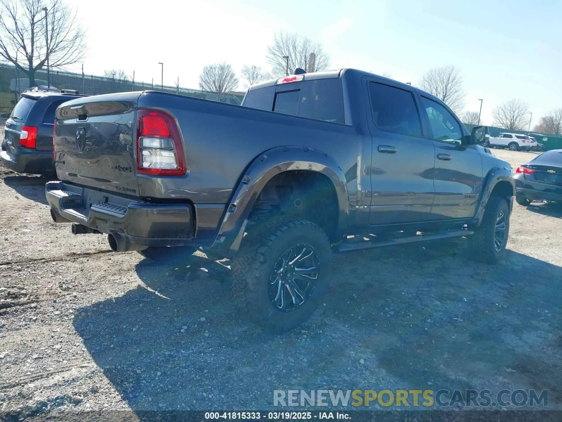 4 Photograph of a damaged car 1C6SRFFTXNN236241 RAM 1500 2022