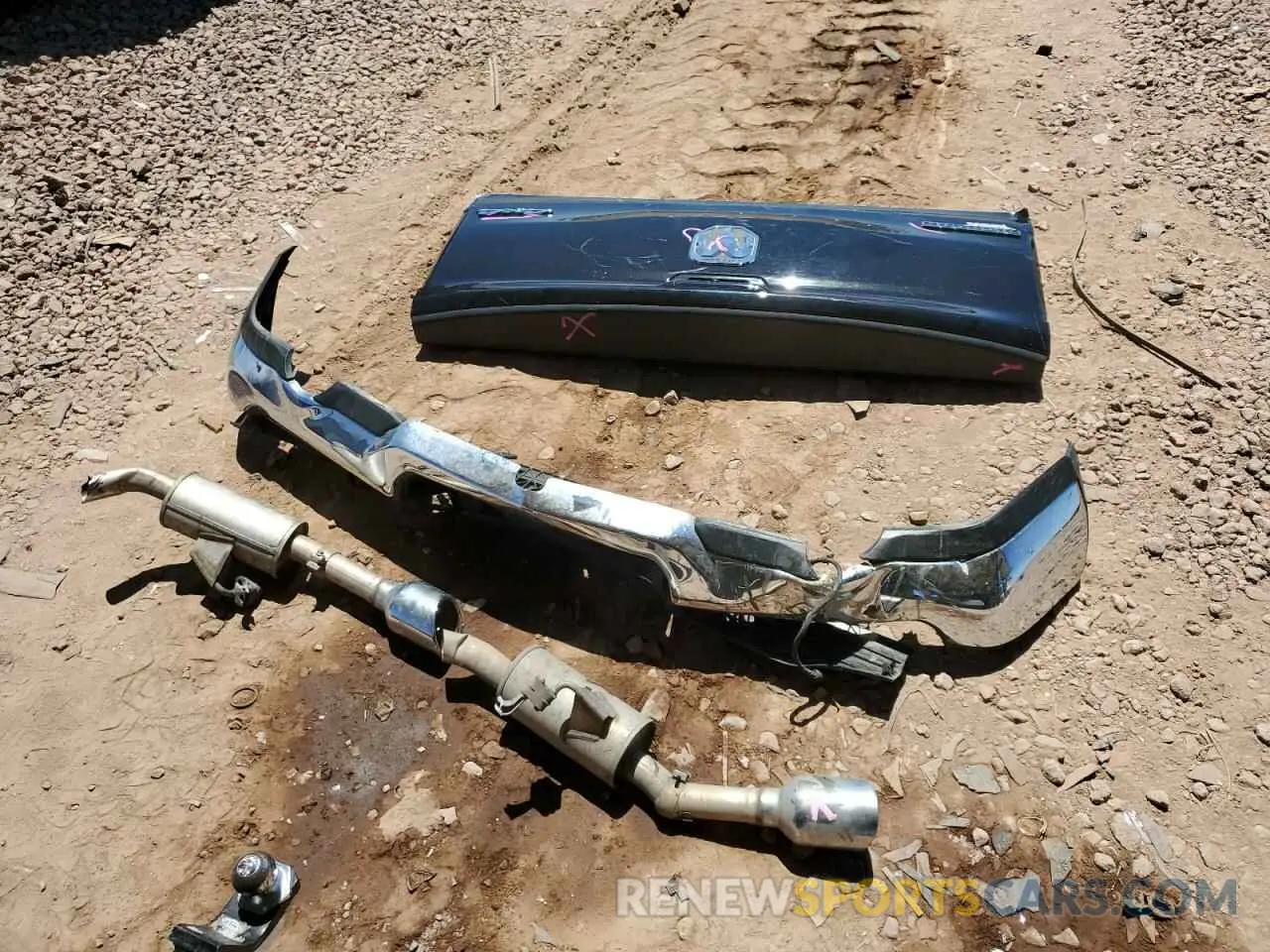 12 Photograph of a damaged car 1C6SRFFTXNN381831 RAM 1500 2022