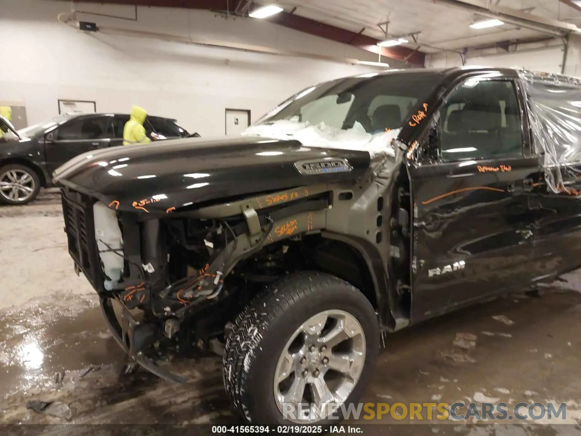 6 Photograph of a damaged car 1C6SRFFTXNN419008 RAM 1500 2022