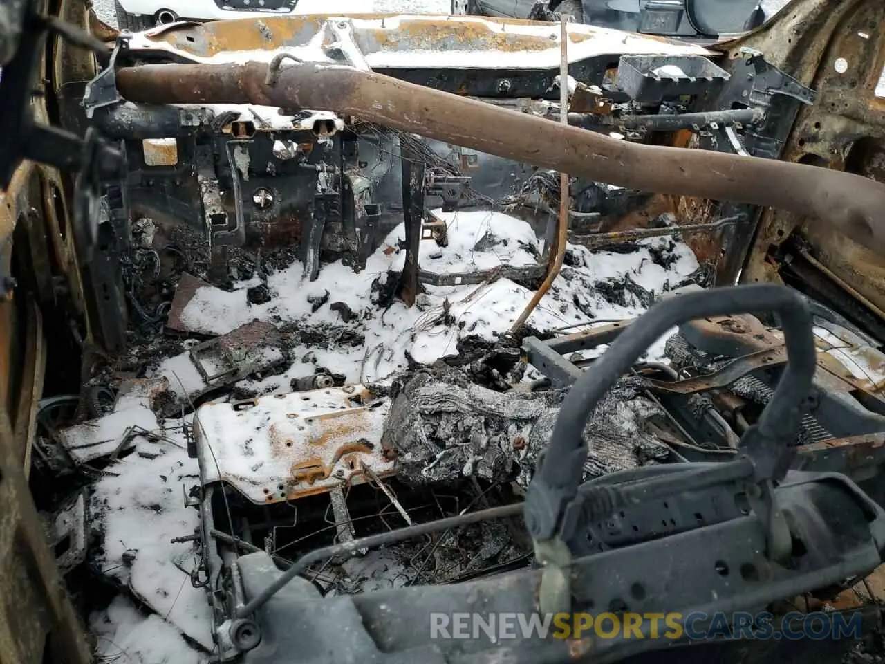 8 Photograph of a damaged car 1C6SRFGT5NN118998 RAM 1500 2022