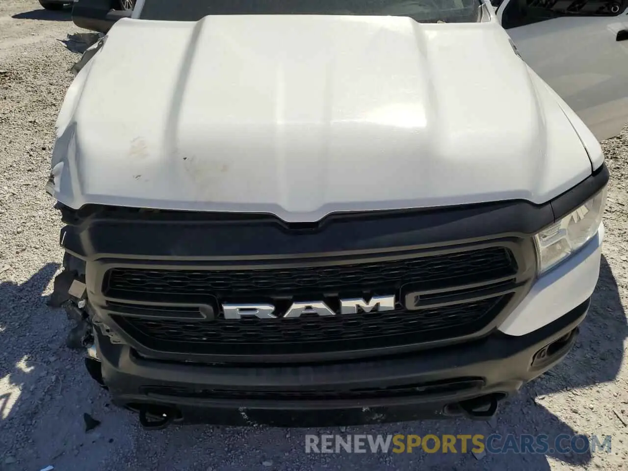 11 Photograph of a damaged car 1C6SRFGT5NN461472 RAM 1500 2022