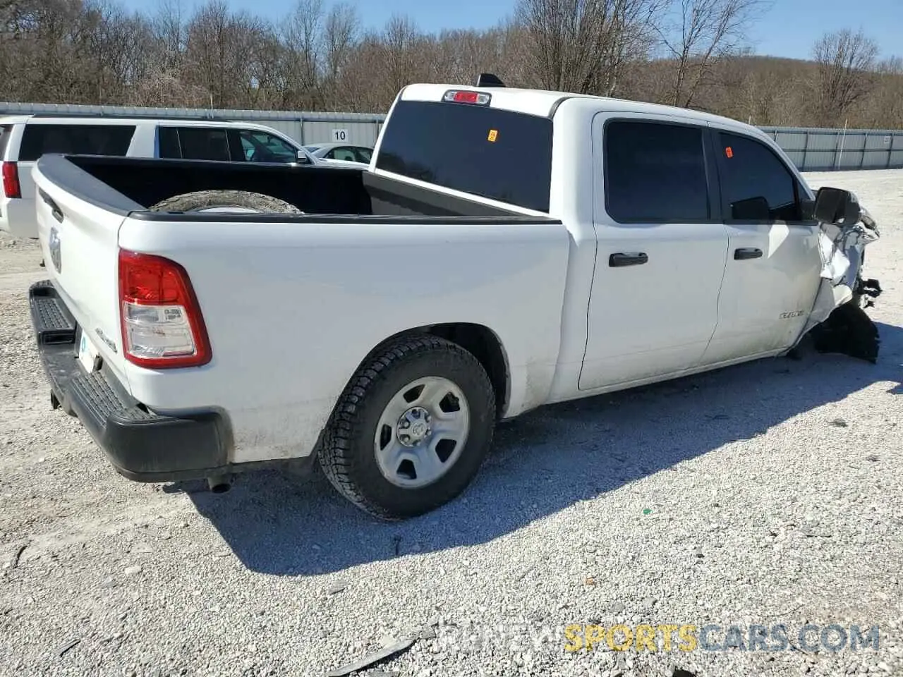 3 Photograph of a damaged car 1C6SRFGT5NN461472 RAM 1500 2022