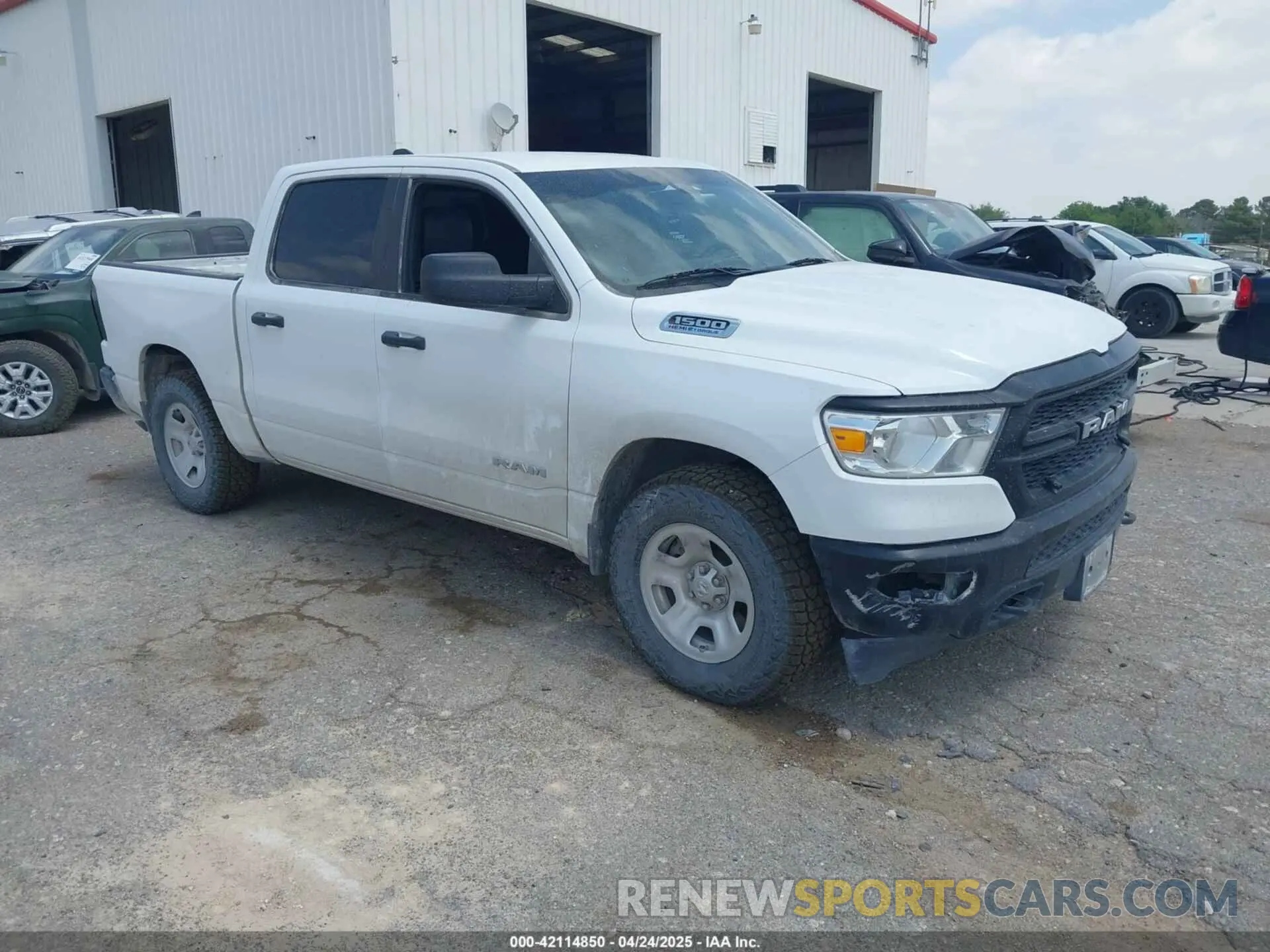 1 Photograph of a damaged car 1C6SRFGT7NN283080 RAM 1500 2022