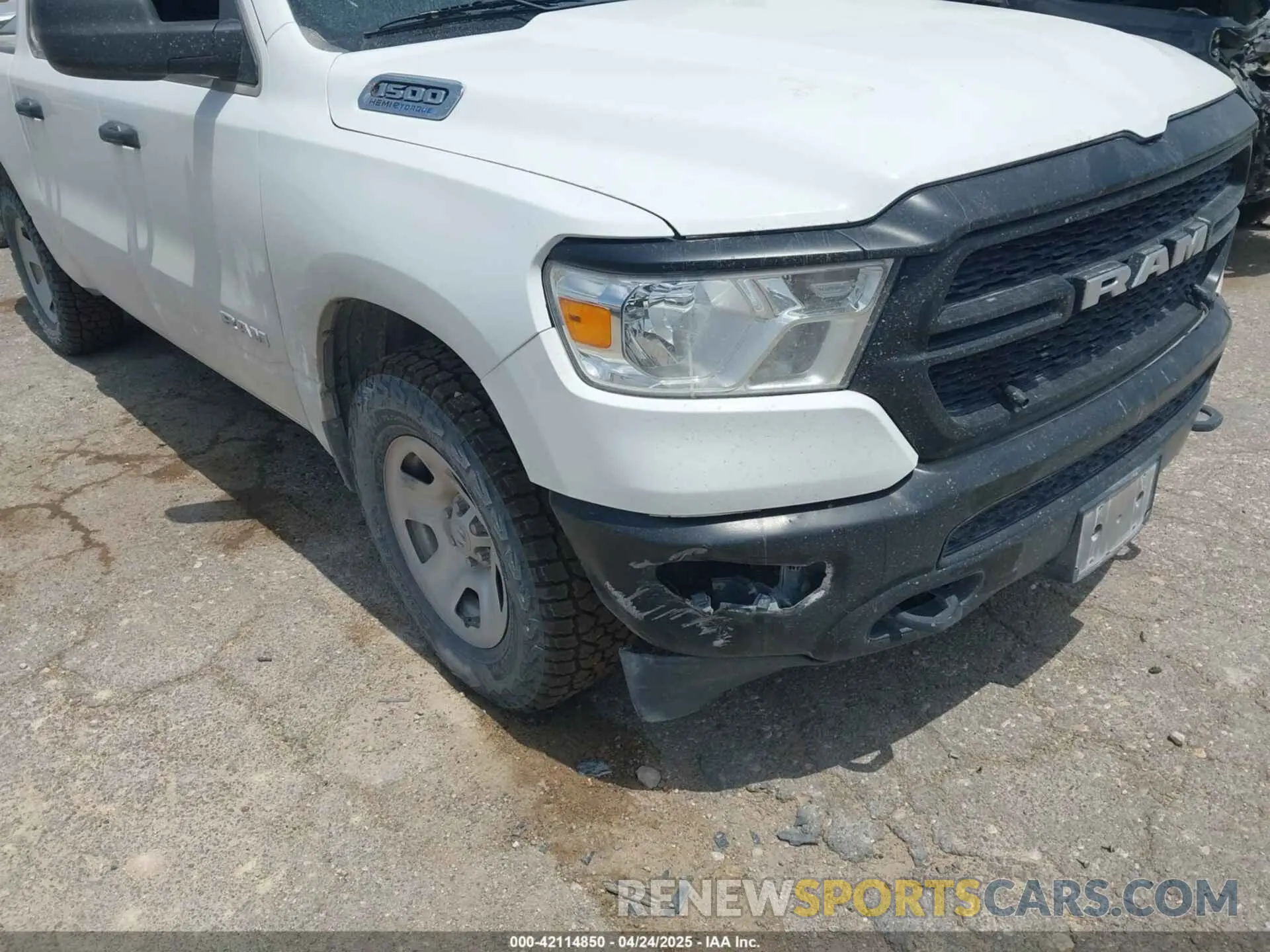 6 Photograph of a damaged car 1C6SRFGT7NN283080 RAM 1500 2022