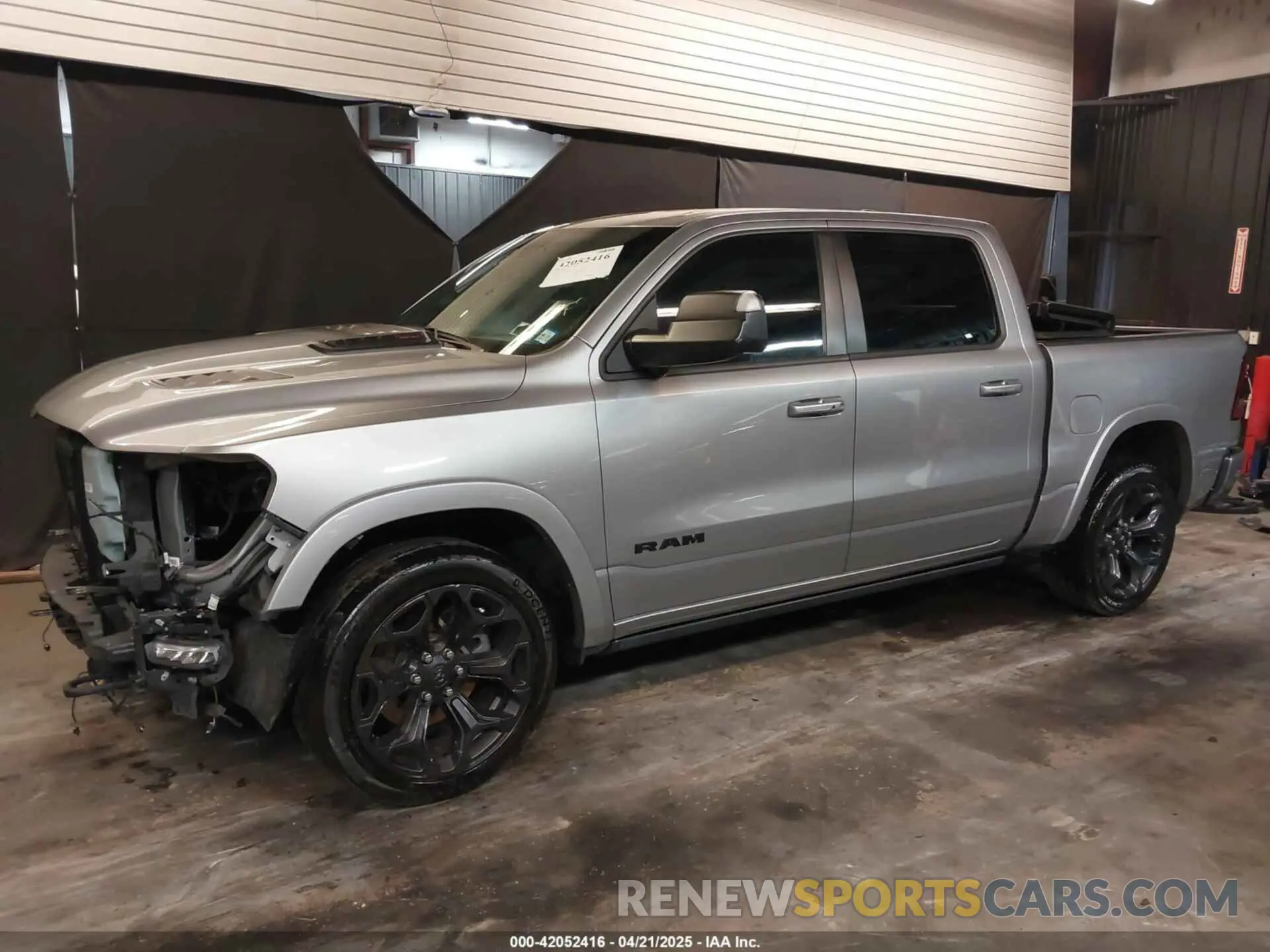 15 Photograph of a damaged car 1C6SRFHM1NN211394 RAM 1500 2022