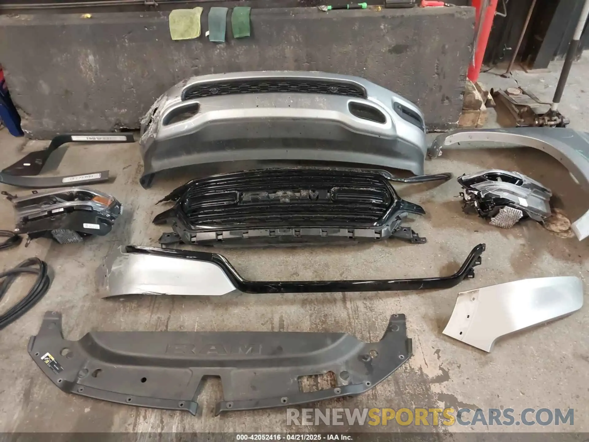 20 Photograph of a damaged car 1C6SRFHM1NN211394 RAM 1500 2022