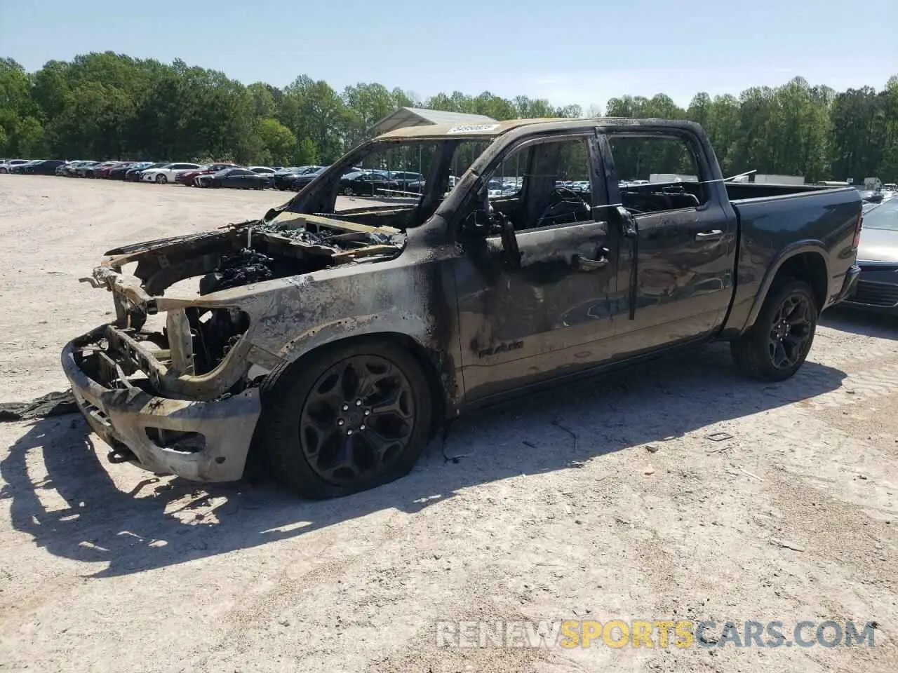 1 Photograph of a damaged car 1C6SRFHM3NN402332 RAM 1500 2022
