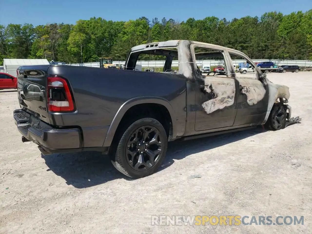 3 Photograph of a damaged car 1C6SRFHM3NN402332 RAM 1500 2022