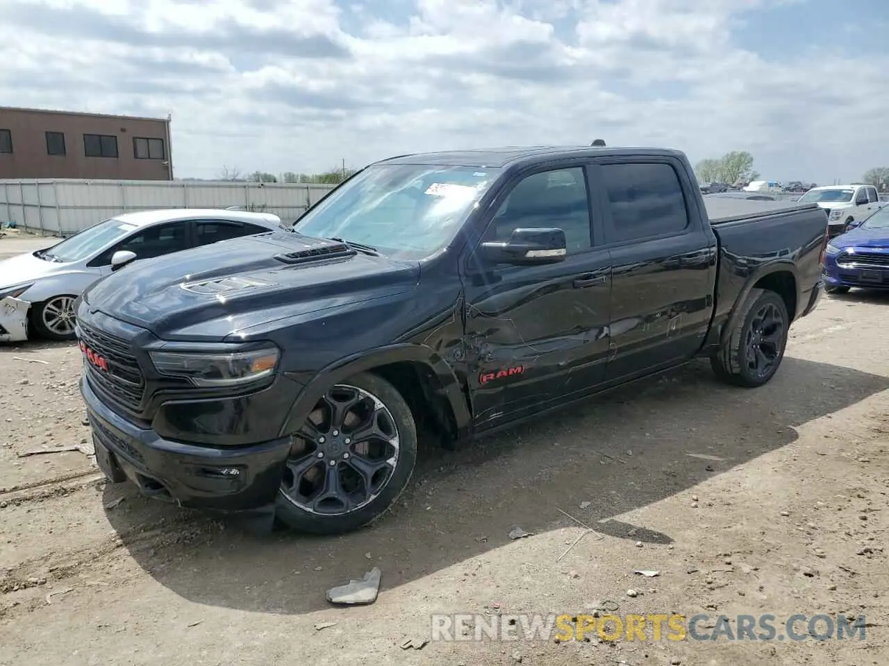 1 Photograph of a damaged car 1C6SRFHM8NN212672 RAM 1500 2022