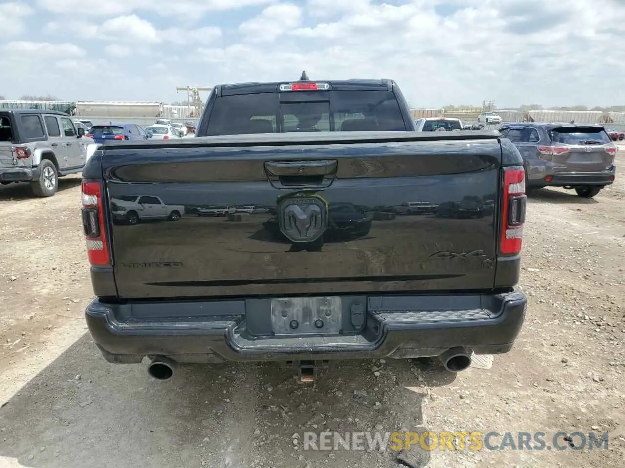 6 Photograph of a damaged car 1C6SRFHM8NN212672 RAM 1500 2022