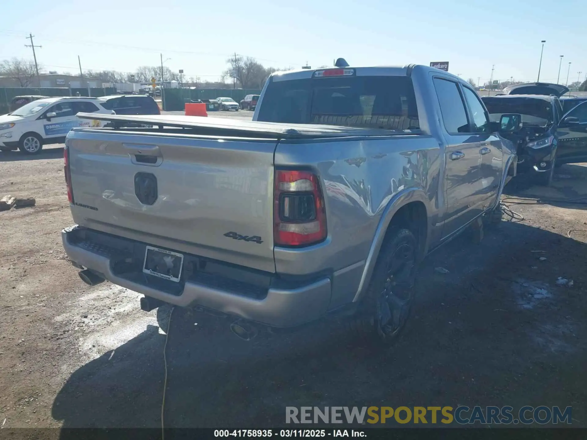 4 Photograph of a damaged car 1C6SRFHM9NN155057 RAM 1500 2022