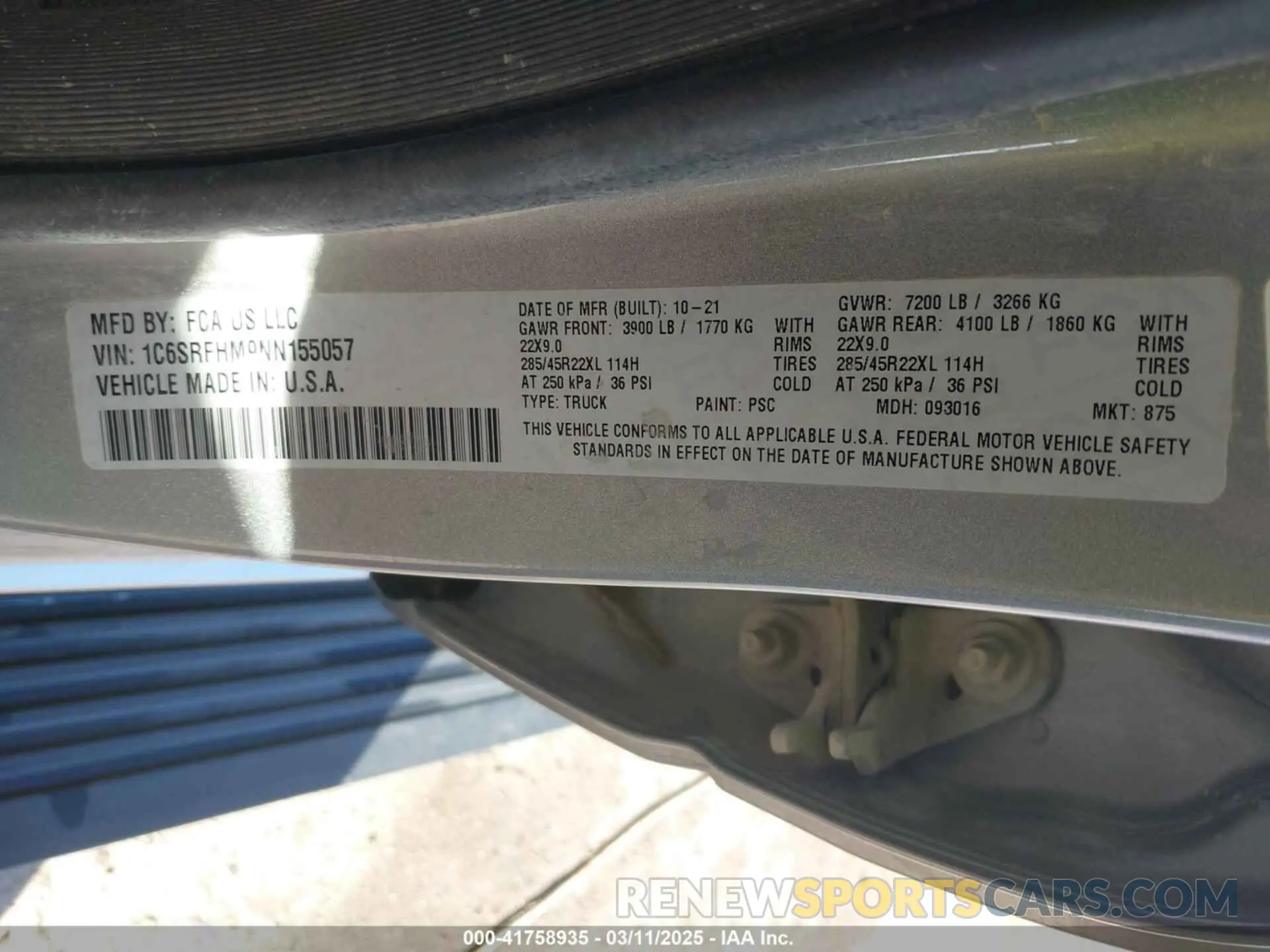 9 Photograph of a damaged car 1C6SRFHM9NN155057 RAM 1500 2022