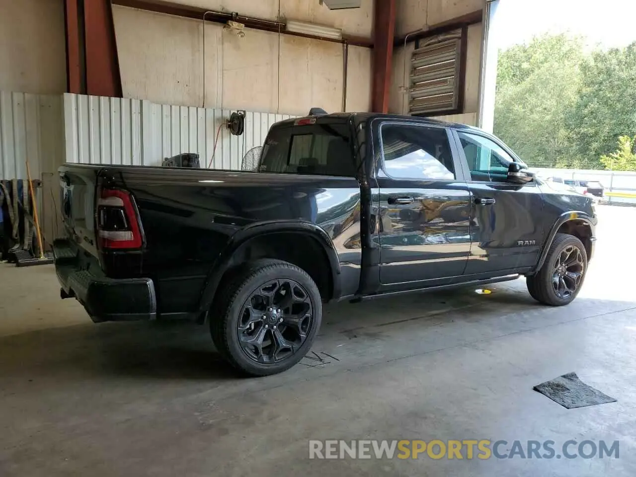 3 Photograph of a damaged car 1C6SRFHT1NN297250 RAM 1500 2022