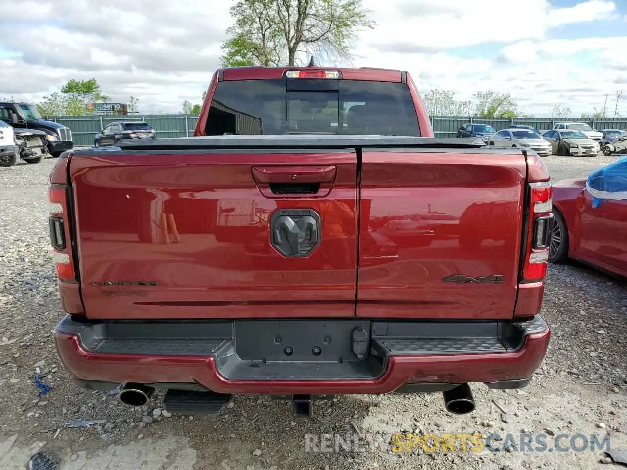 6 Photograph of a damaged car 1C6SRFHT3NN320835 RAM 1500 2022