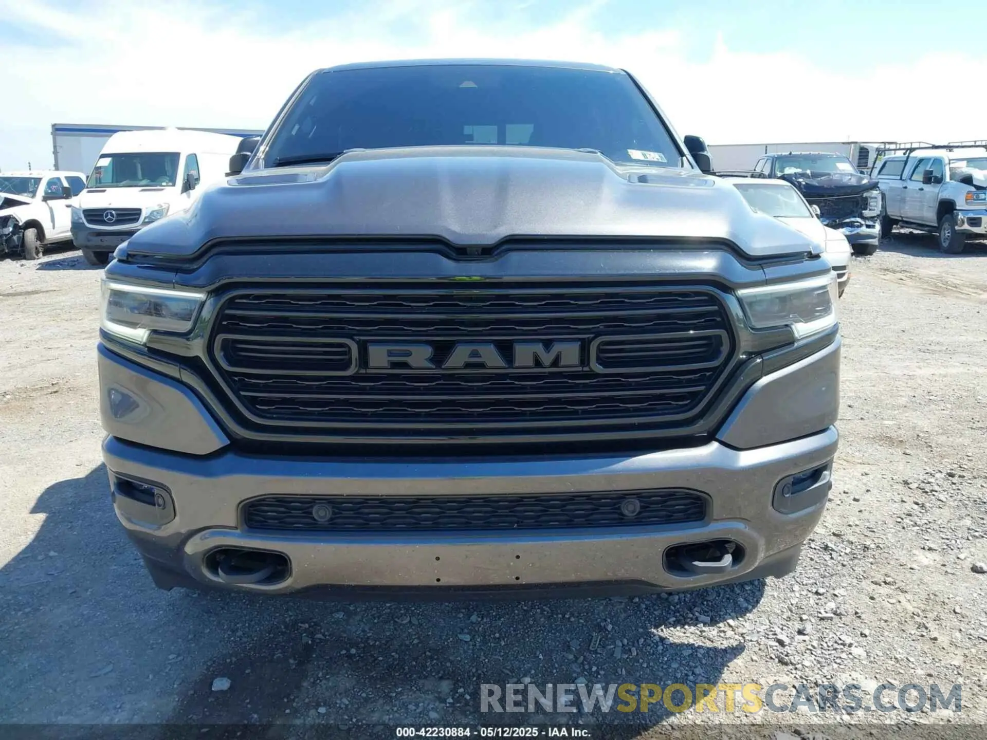 12 Photograph of a damaged car 1C6SRFHT5NN332002 RAM 1500 2022