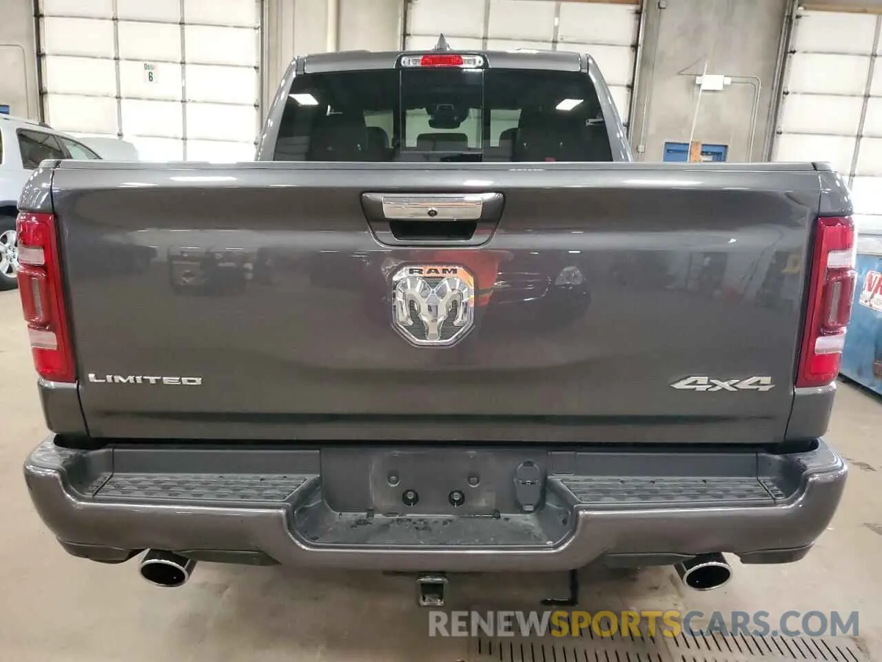 6 Photograph of a damaged car 1C6SRFHT5NN401321 RAM 1500 2022