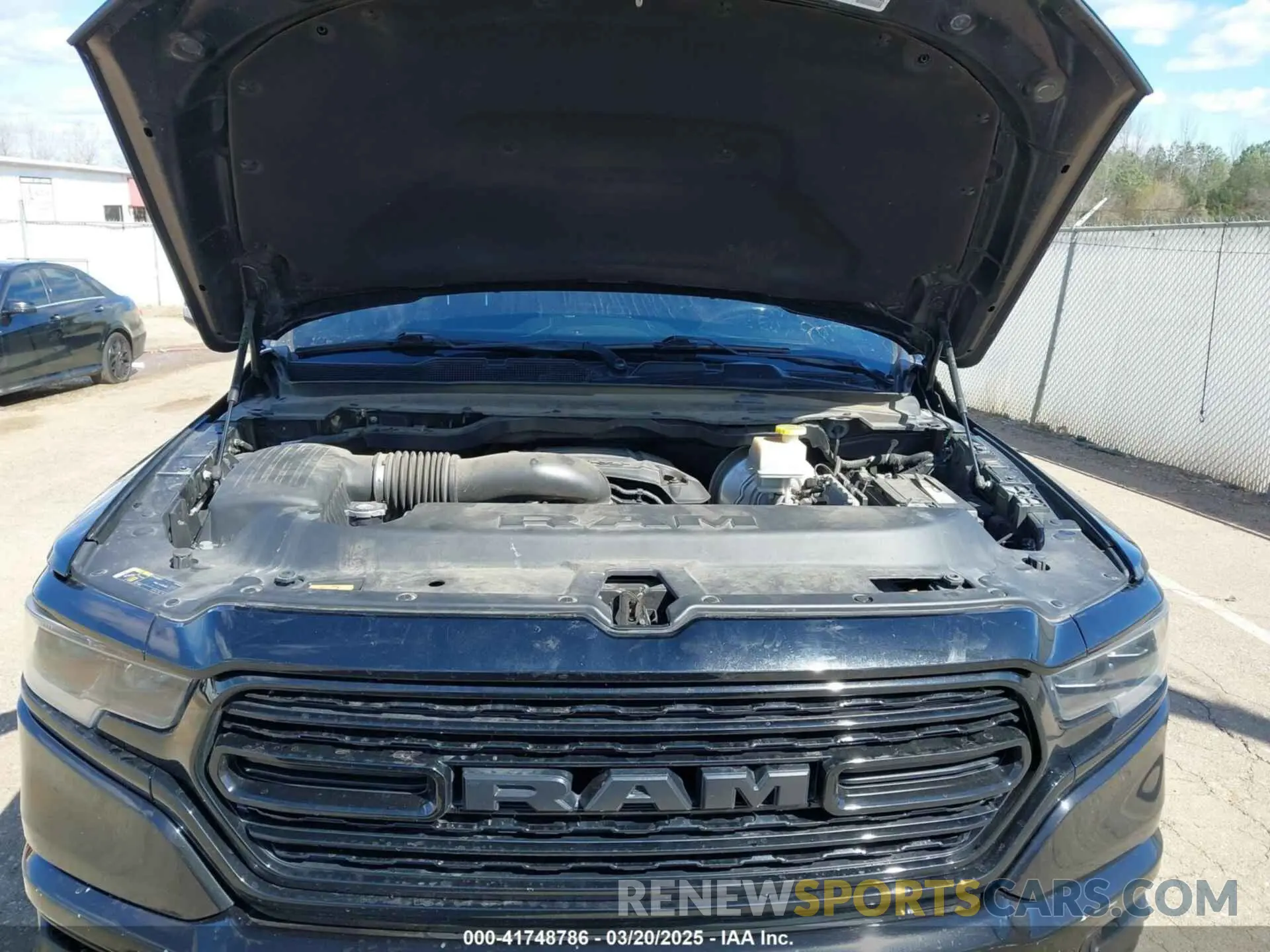 10 Photograph of a damaged car 1C6SRFHT8NN257733 RAM 1500 2022