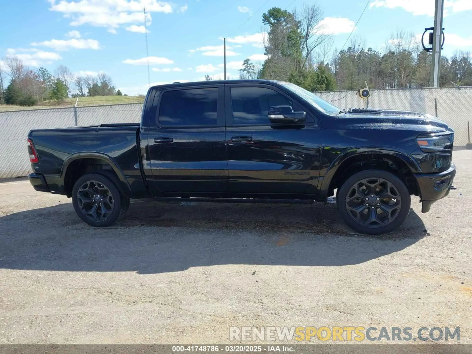 13 Photograph of a damaged car 1C6SRFHT8NN257733 RAM 1500 2022