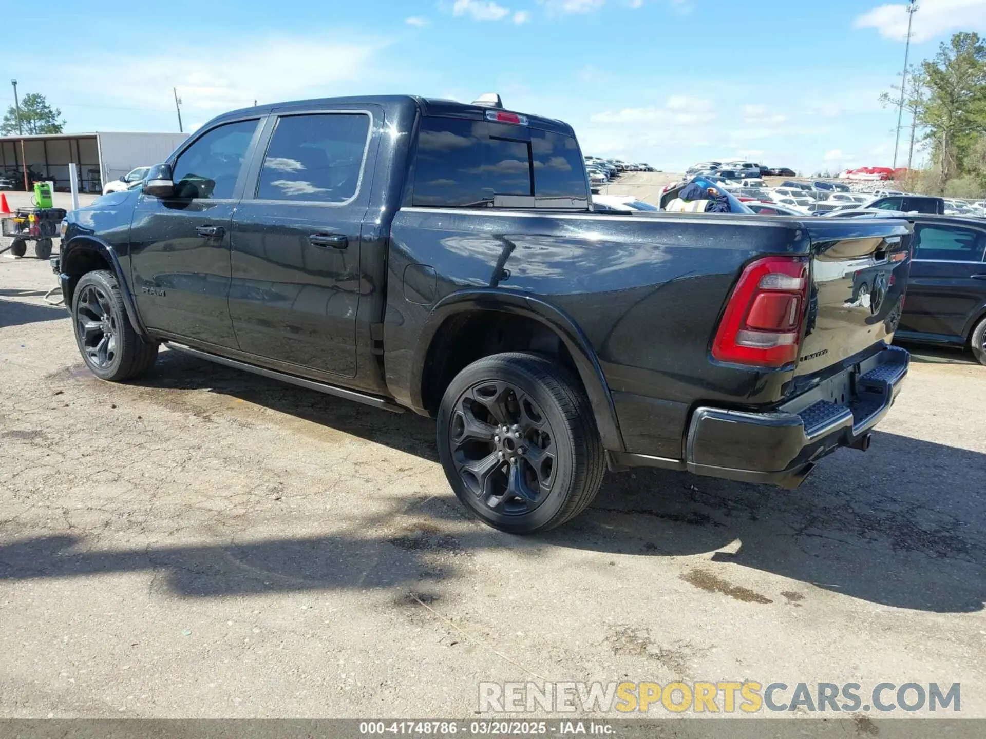 3 Photograph of a damaged car 1C6SRFHT8NN257733 RAM 1500 2022