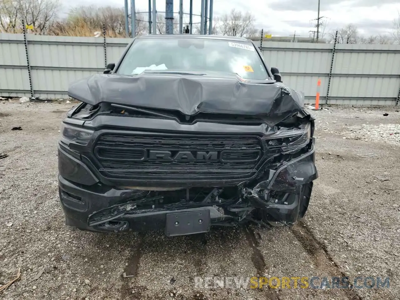 5 Photograph of a damaged car 1C6SRFHT8NN380674 RAM 1500 2022