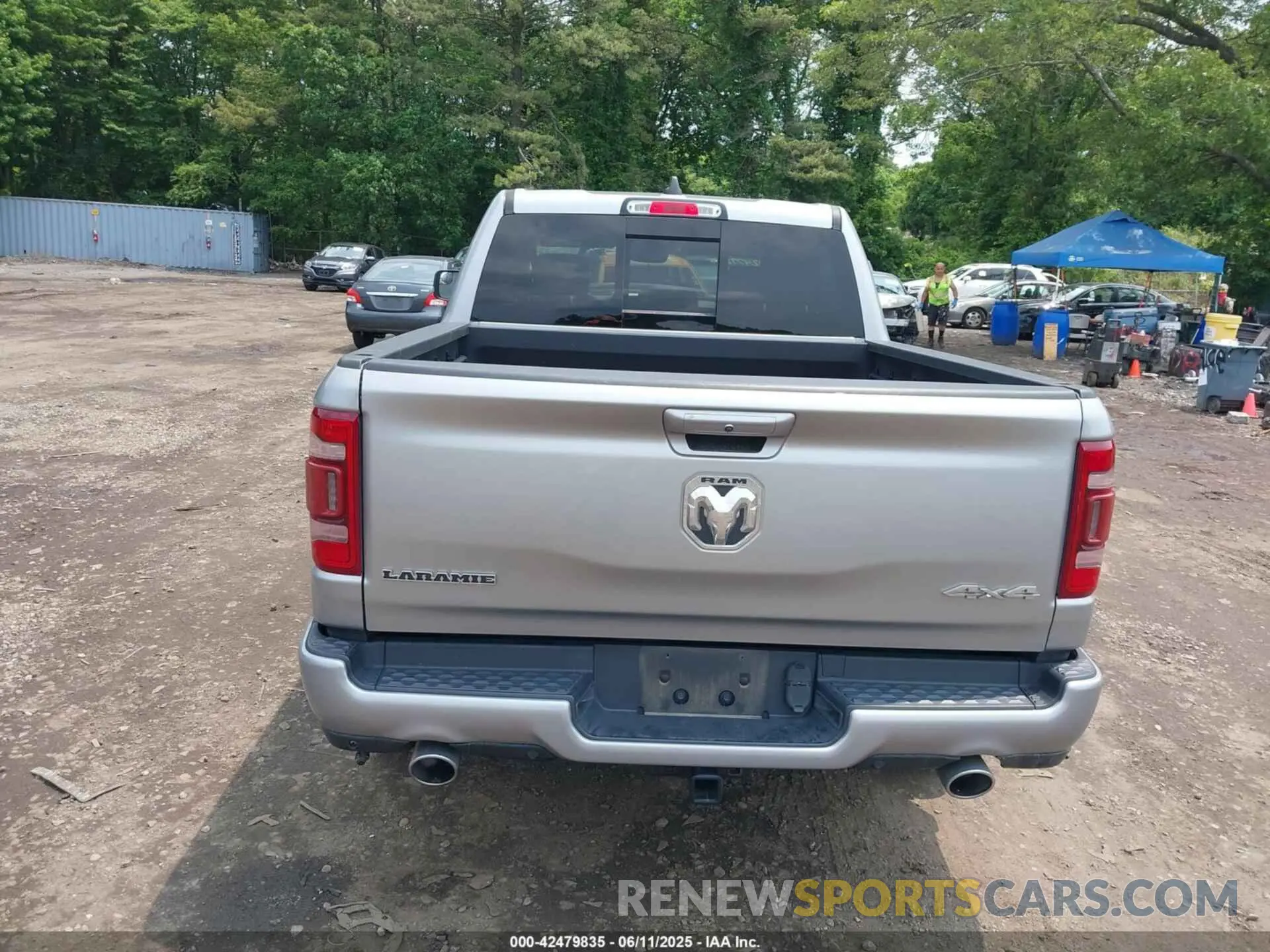 16 Photograph of a damaged car 1C6SRFJMXNN223943 RAM 1500 2022
