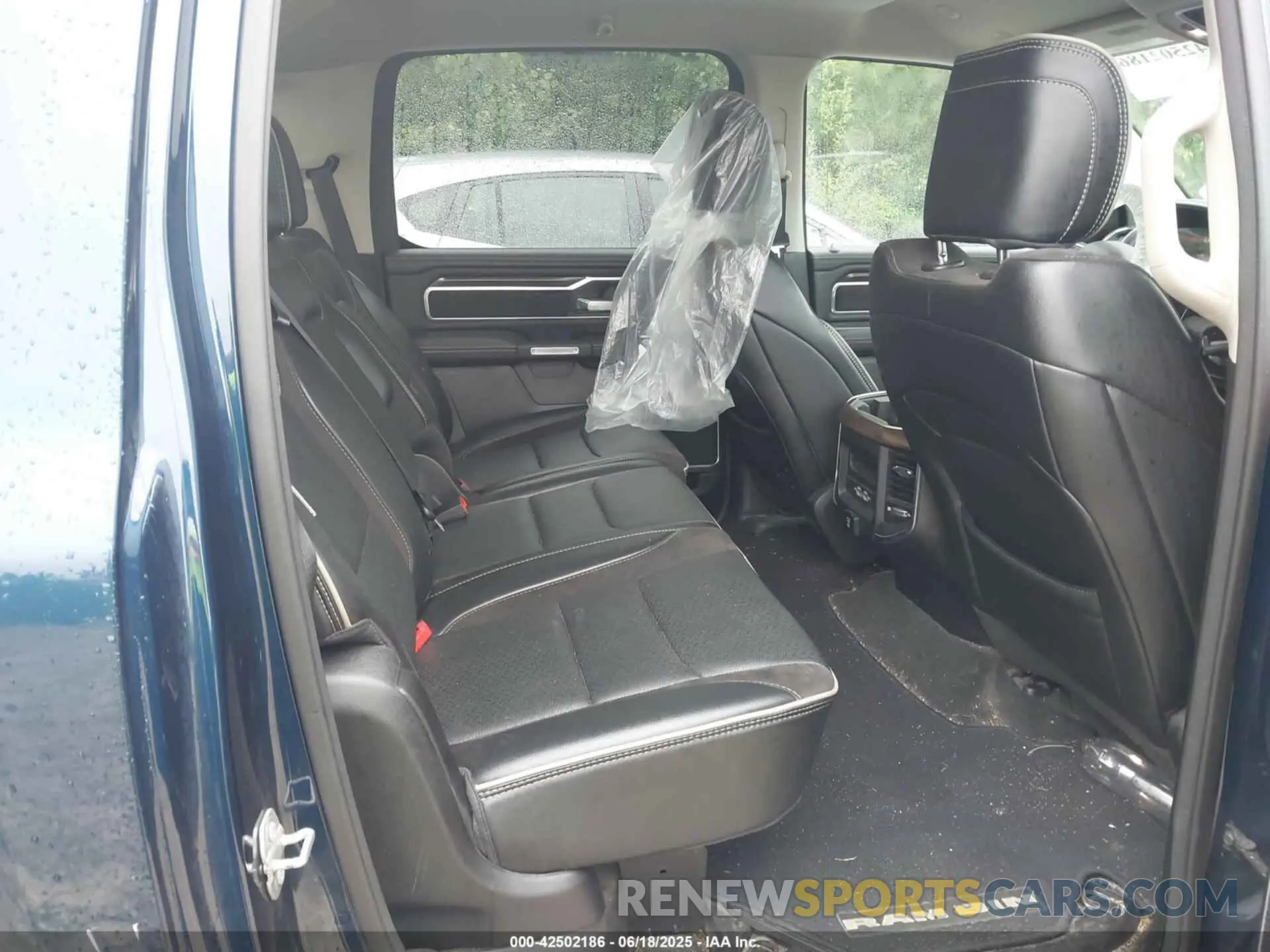 8 Photograph of a damaged car 1C6SRFJT0NN300228 RAM 1500 2022
