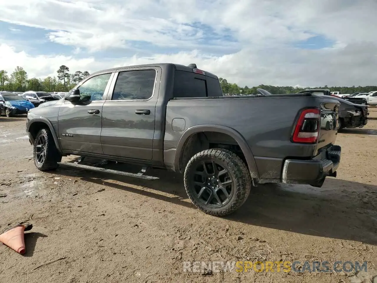 2 Photograph of a damaged car 1C6SRFJT2NN120152 RAM 1500 2022