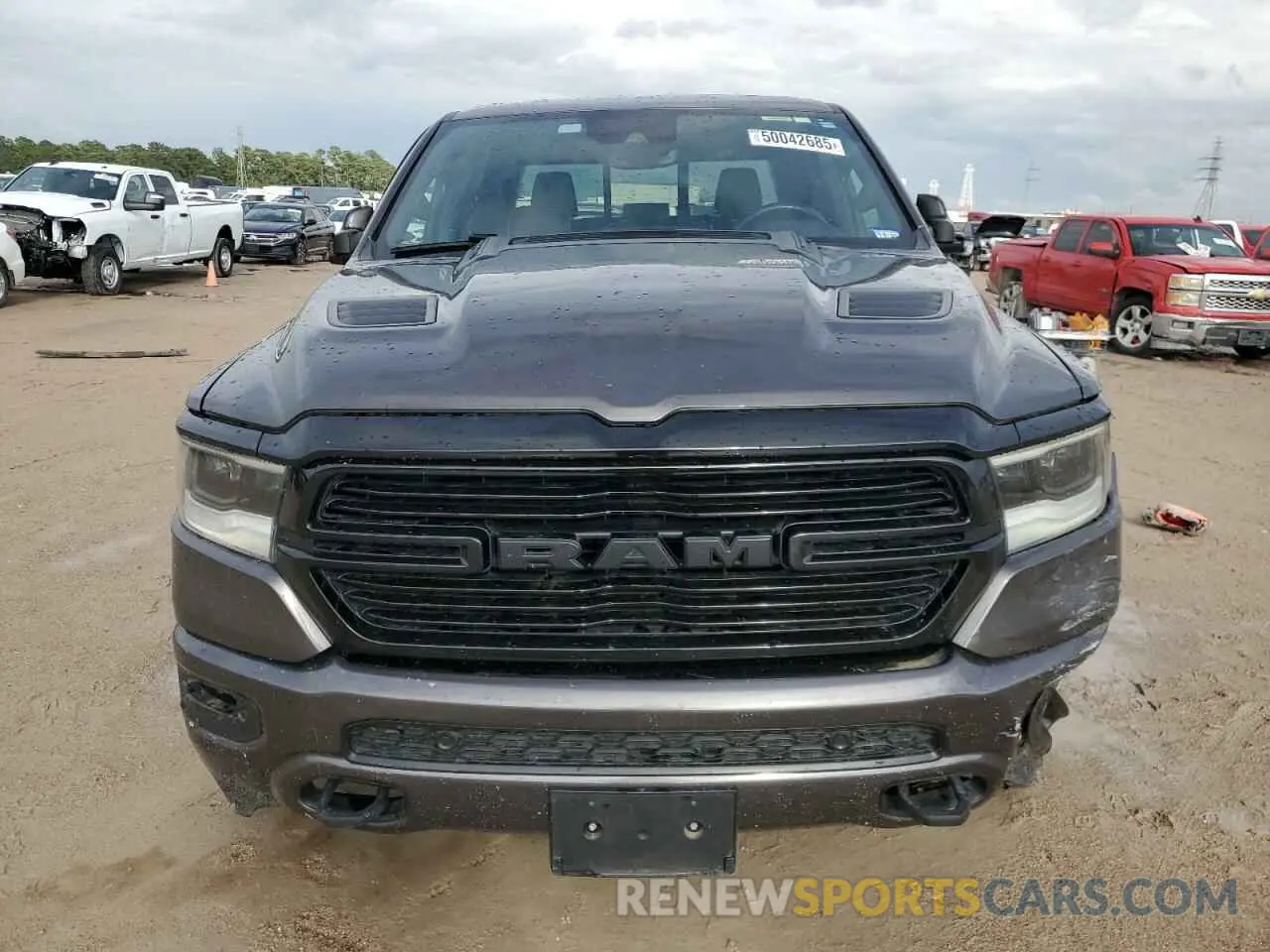 5 Photograph of a damaged car 1C6SRFJT2NN120152 RAM 1500 2022