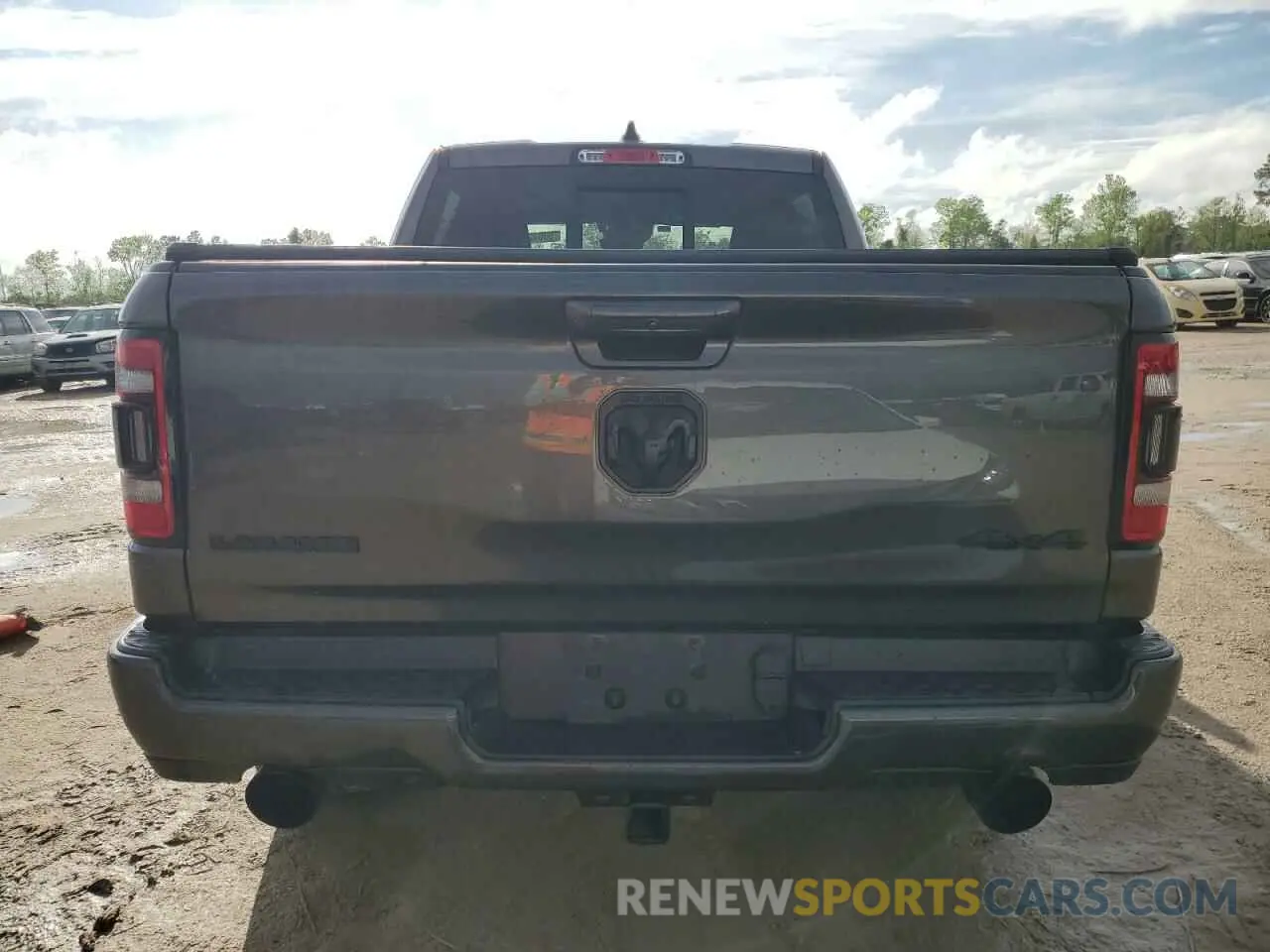 6 Photograph of a damaged car 1C6SRFJT2NN120152 RAM 1500 2022
