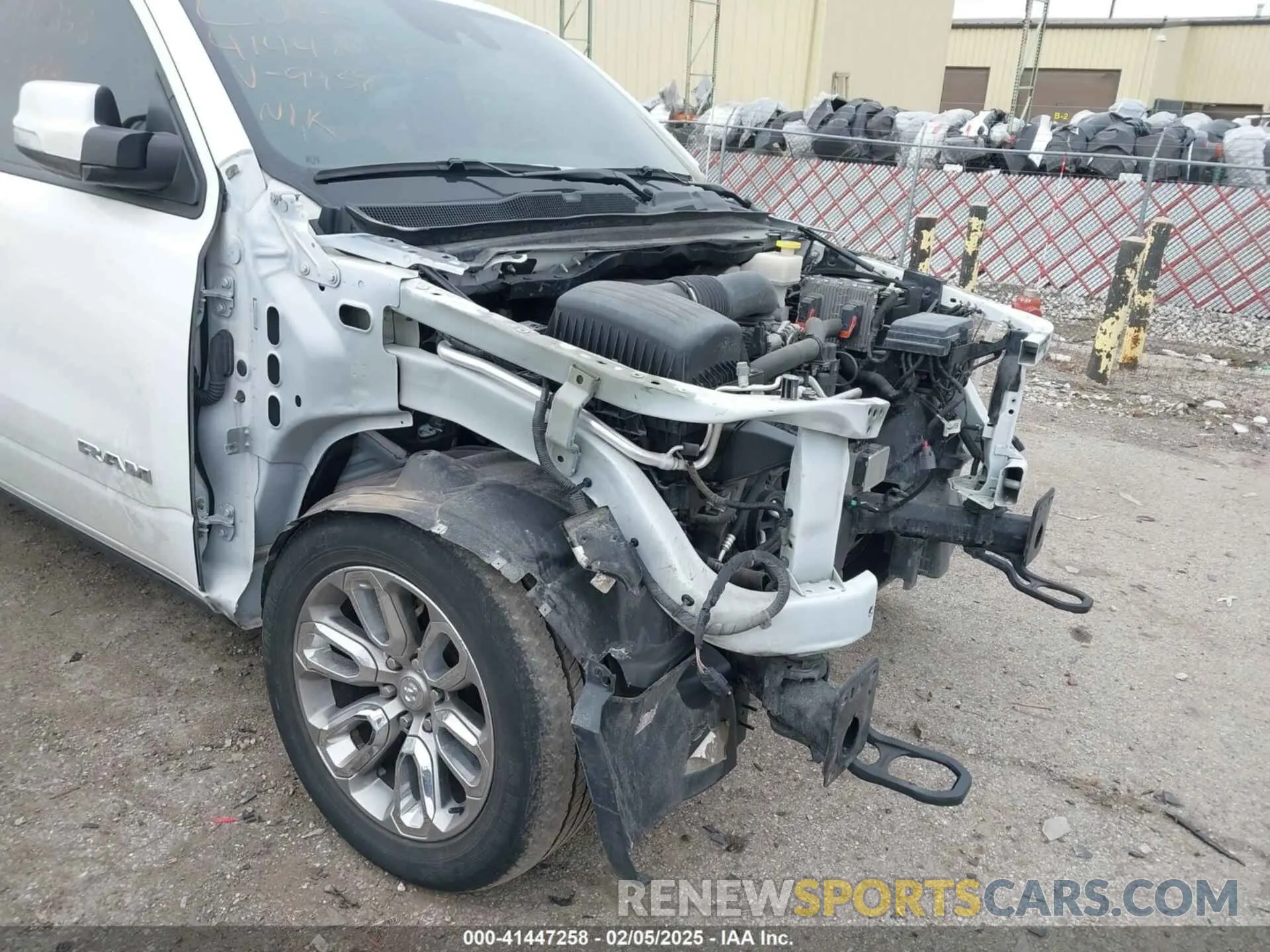 16 Photograph of a damaged car 1C6SRFJT2NN189939 RAM 1500 2022
