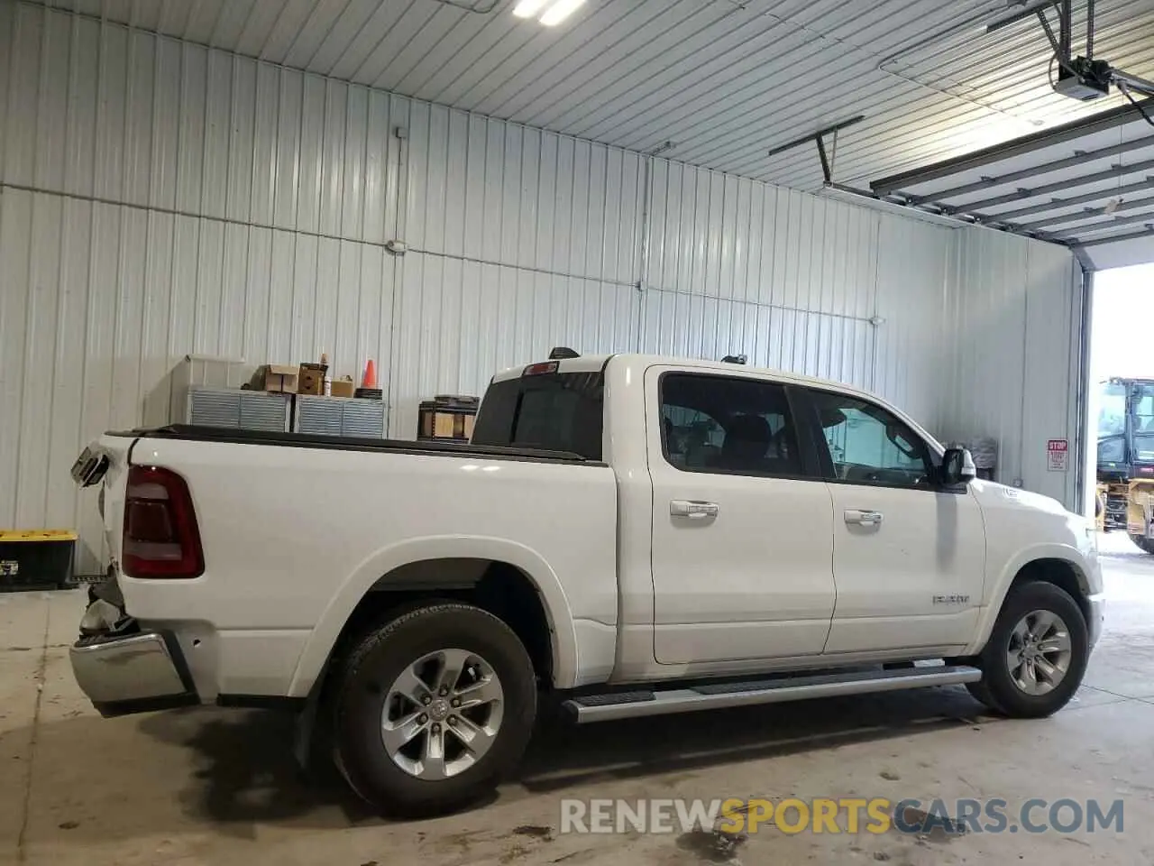 3 Photograph of a damaged car 1C6SRFJT2NN394502 RAM 1500 2022