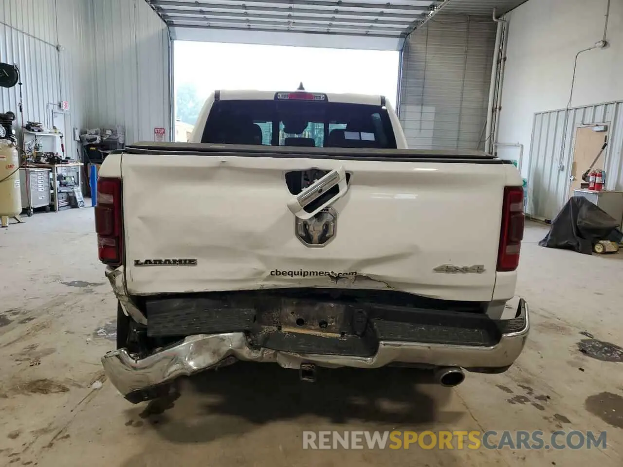 6 Photograph of a damaged car 1C6SRFJT2NN394502 RAM 1500 2022