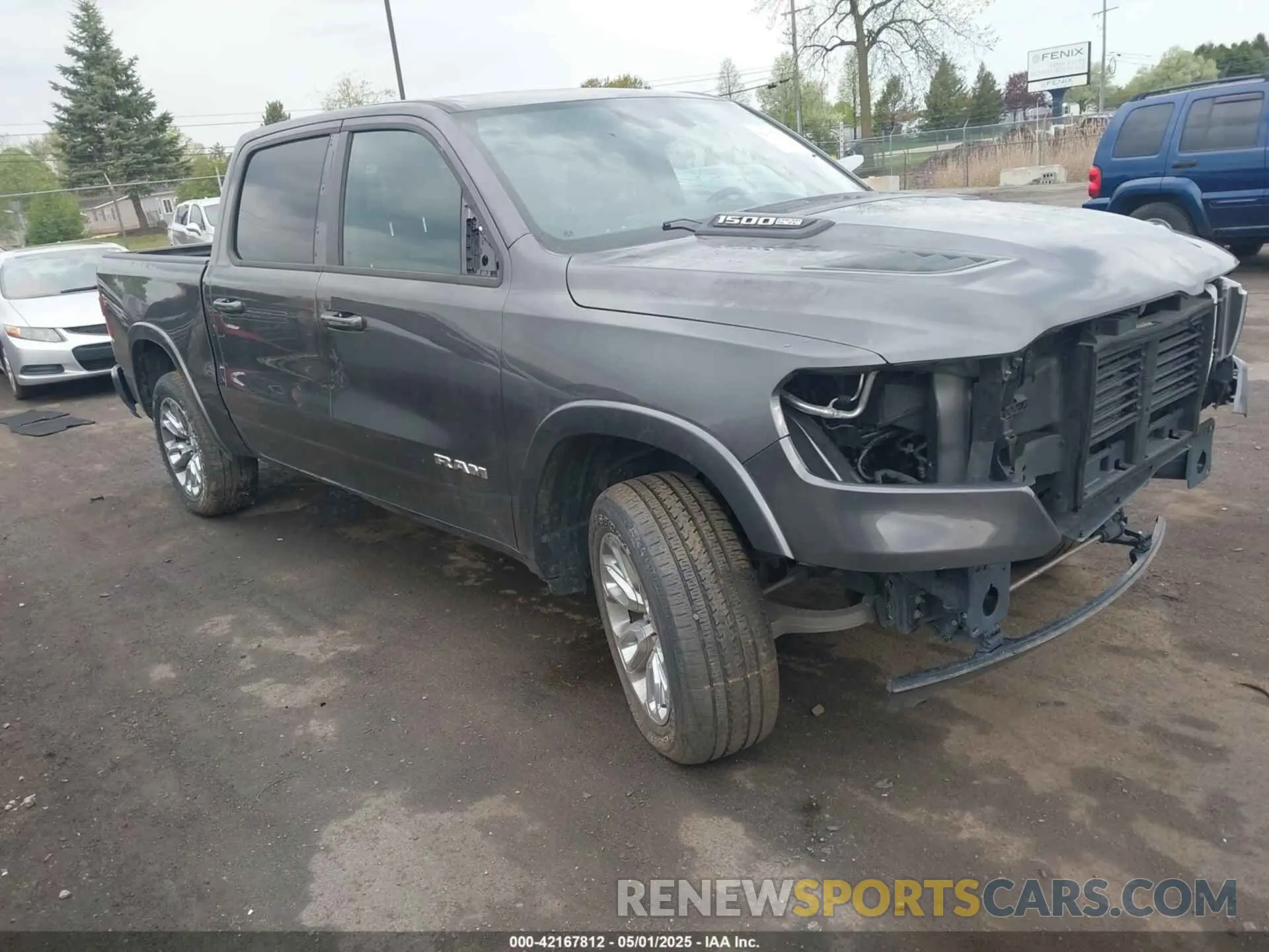 1 Photograph of a damaged car 1C6SRFJT3NN400159 RAM 1500 2022